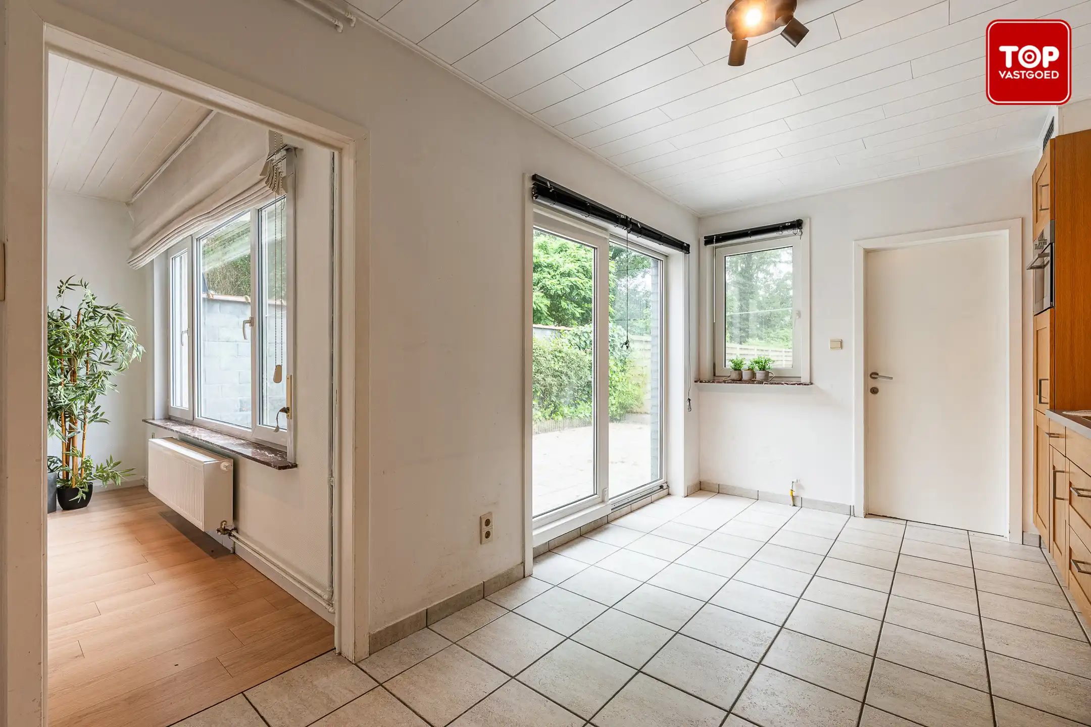 Instapklare woning met 3 slaapkamers, garage en zonnige tuin foto 9