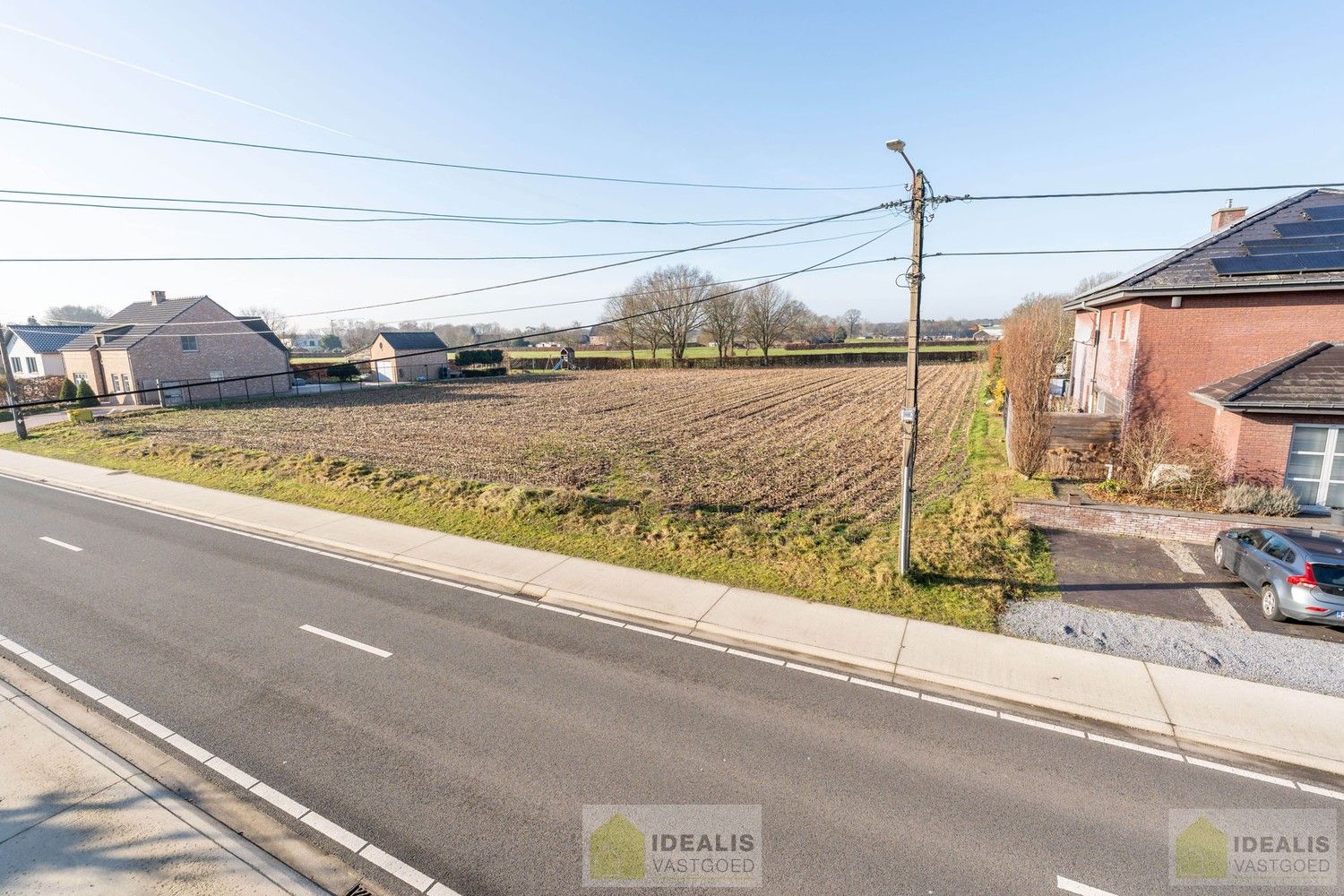 KNAPPE BOUWKAVEL (14A85CA) VOOR OPEN BEBOUWING OP EEN TOPLOCATIE, IN HET RUSTIG GELEGEN GROTE-BROGEL (PEER)! Deze bouwkavel met een oppervlakte van 14a 85ca biedt de mogelijkheid voor het bouwen van een prachtige eengezinswoning met aan de achterzijde van het perceel een prachtige vergezicht. De kavel is gelegen vlak bij de dorpskern van het gezellige Grote-Brogel en op enkele autominuten verwijderd van de centra van Peer, Kaulille, Bocholt en Bree. Ideaal voor zij die op zoek zijn naar een ruim perceel voor open bebouwing. foto 9