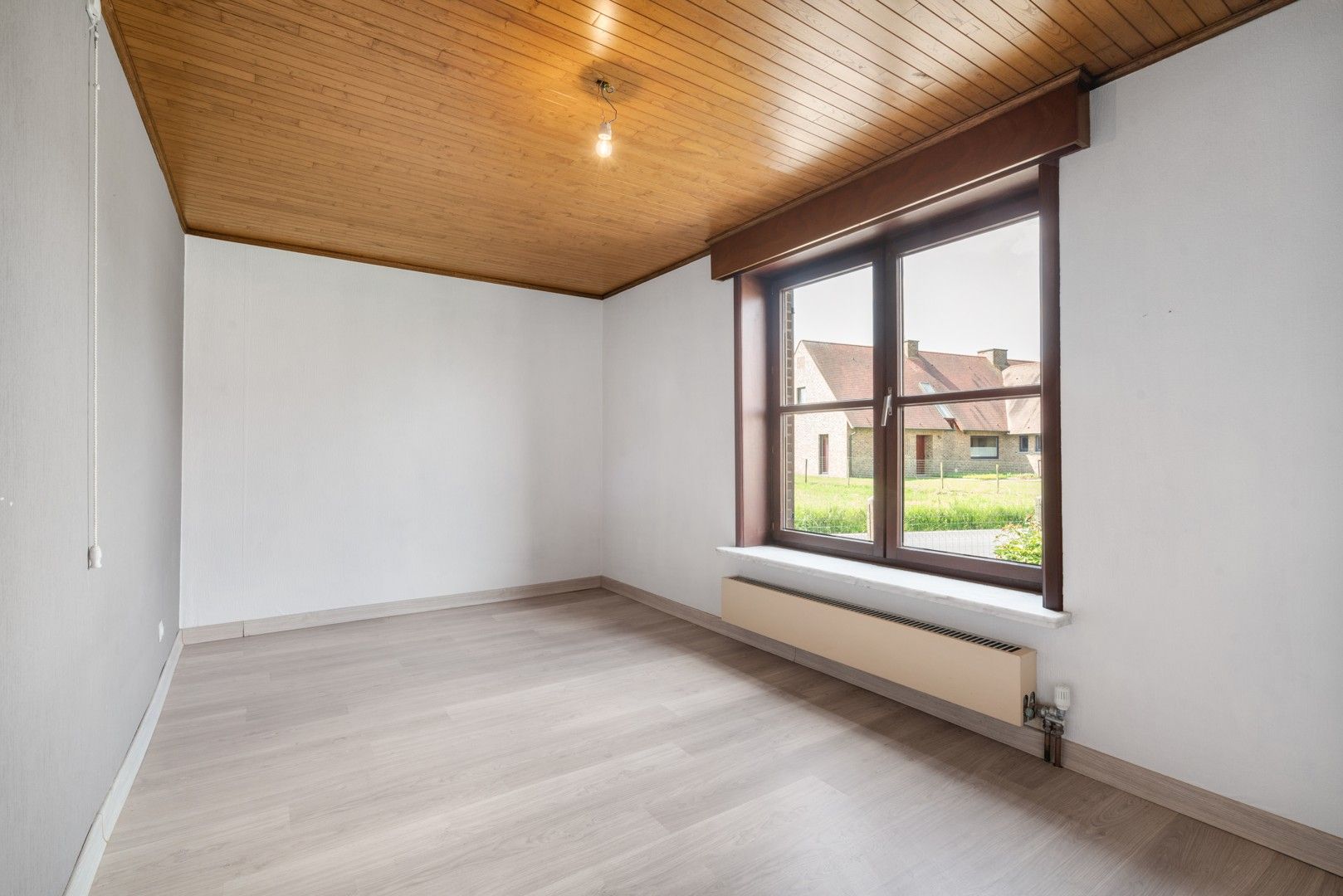 Halfopen woning met tuin en garage op landelijke toplocatie nabij alle invalswegen foto 16