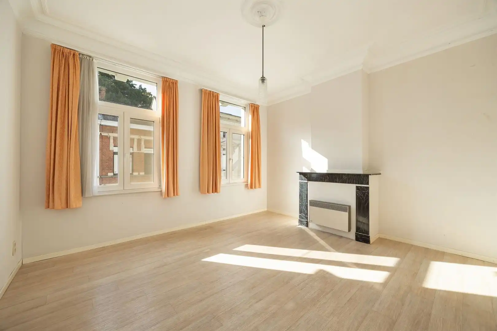 Karaktervolle stadswoning met beschermde gevel en 4 SLK in hartje Antwerpen foto 18