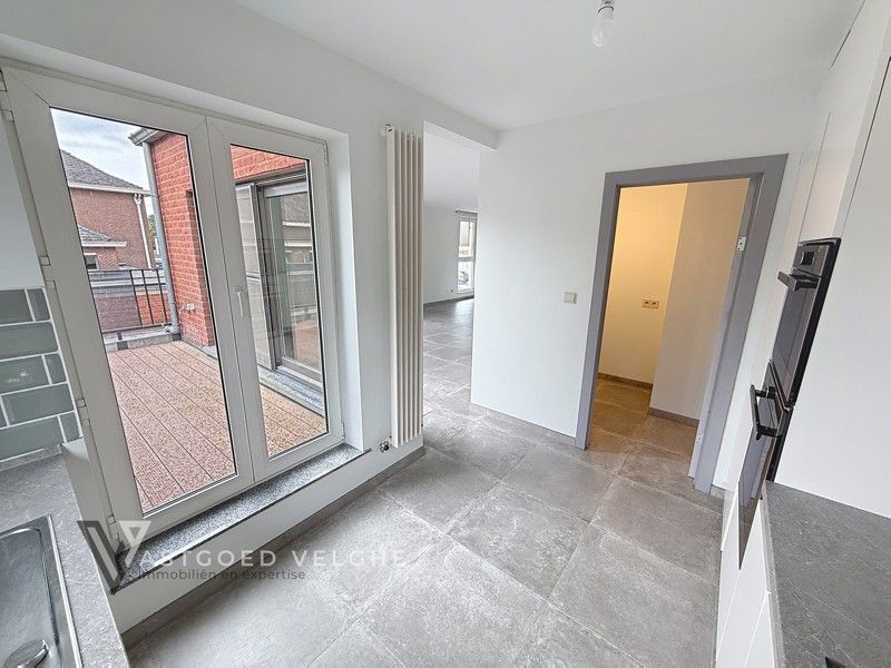Goed gelegen duplex appartement met 3 slaapkamers, 2 terrassen en private tuin ! foto 8