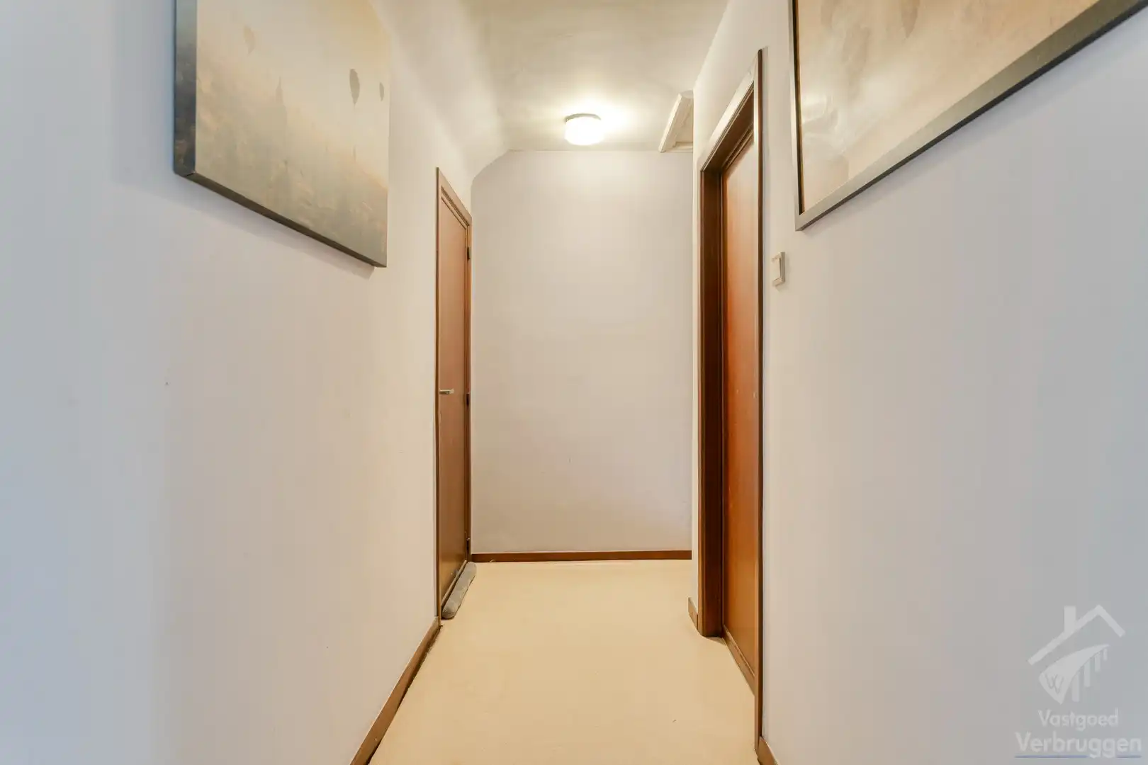 Ruime woning met 5 slaapkamers en 2 parkeerplaatsen foto 10