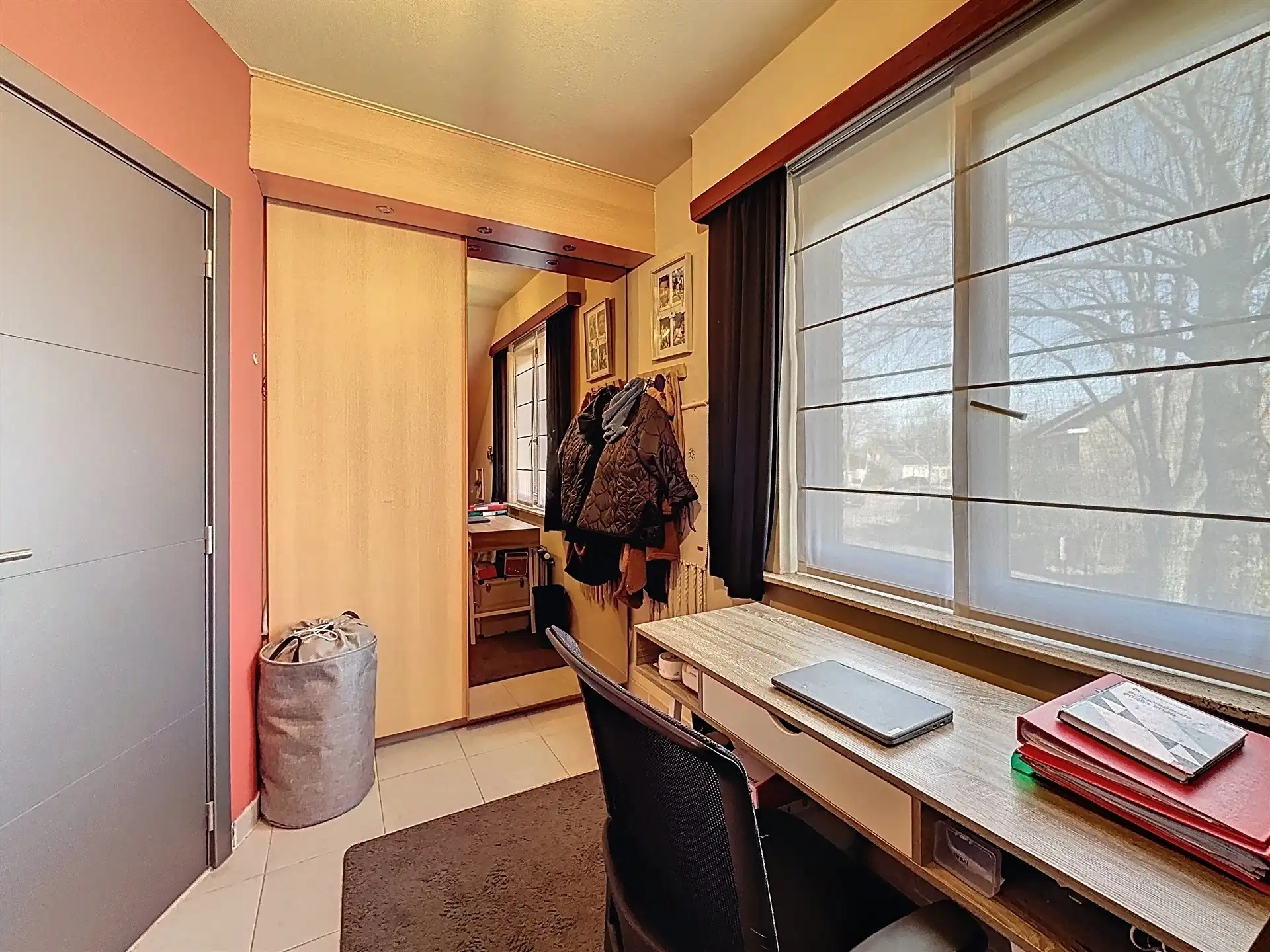 Recente half-open bebouwing met 4 slaapkamers gelegen in zeer aantrekkelijke wijk foto 15