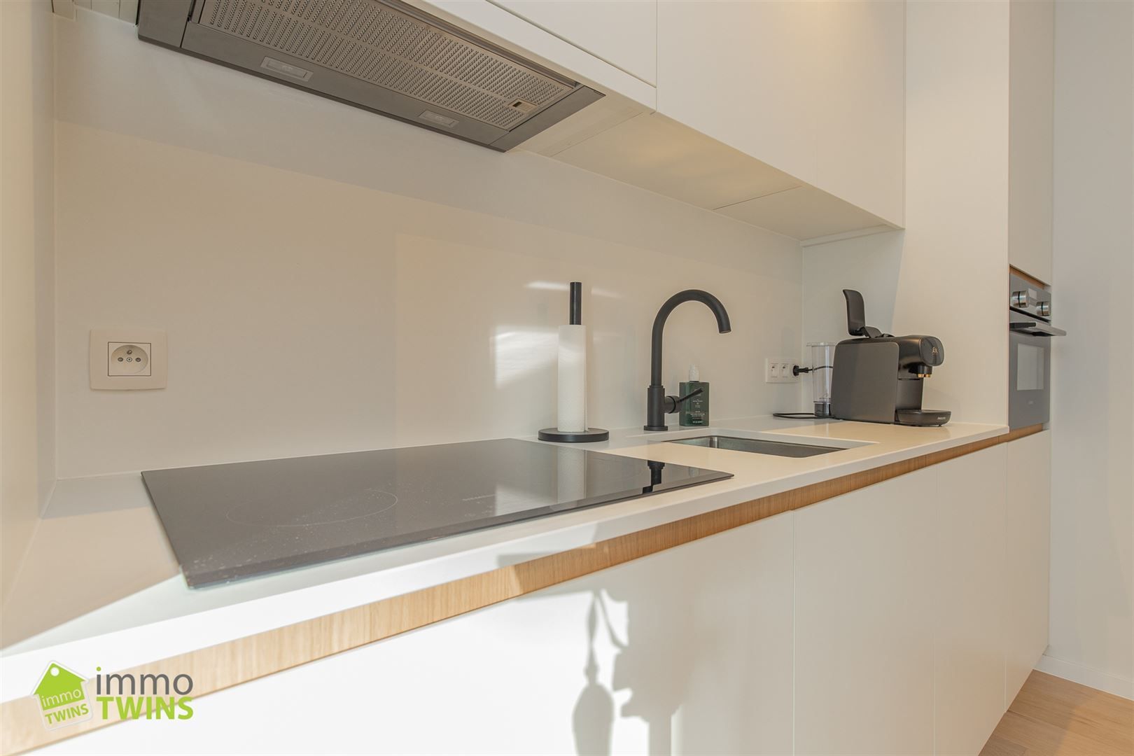 Prachtig gerenoveerd appartement met 2 slaapkamers in hartje Oostende! foto 4