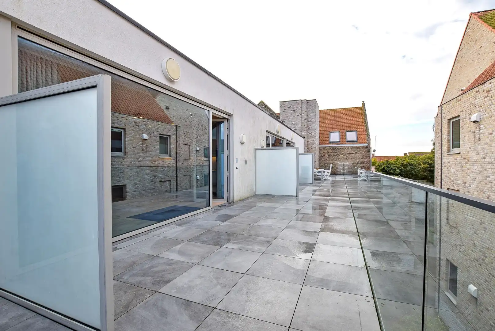 Uiterst goed onderhouden assistentieflat (55m² + 11m² terras) met 1 slaapkamer te Nieuwpoort.  foto 9