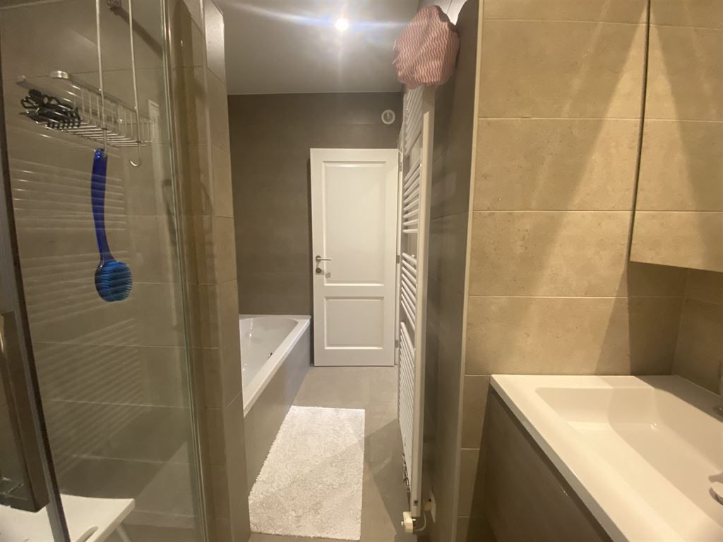 Nieuwbouw appartement in centrum 's-Gravenwezel foto 14