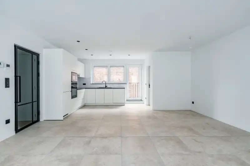 Nieuwbouw APP 1e verdiep  - 2 slpkmrs + bureel/handelsruimte gelijkvloers! foto 4