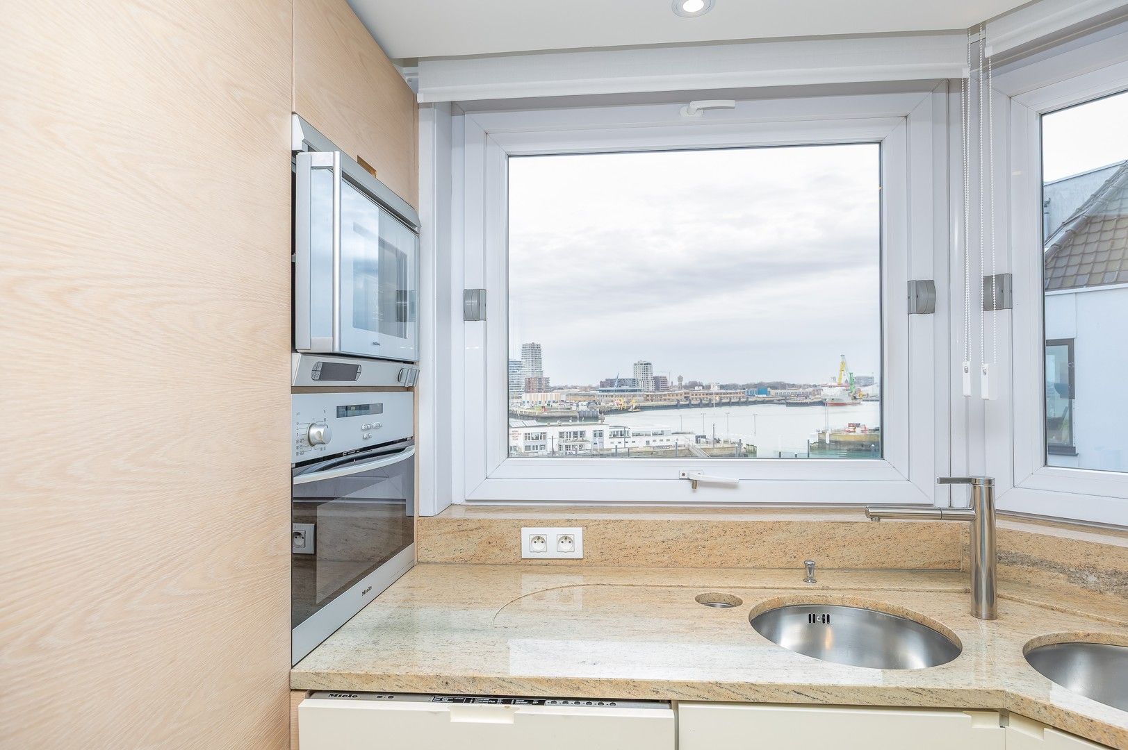 WESTHILL 05.01 foto 6