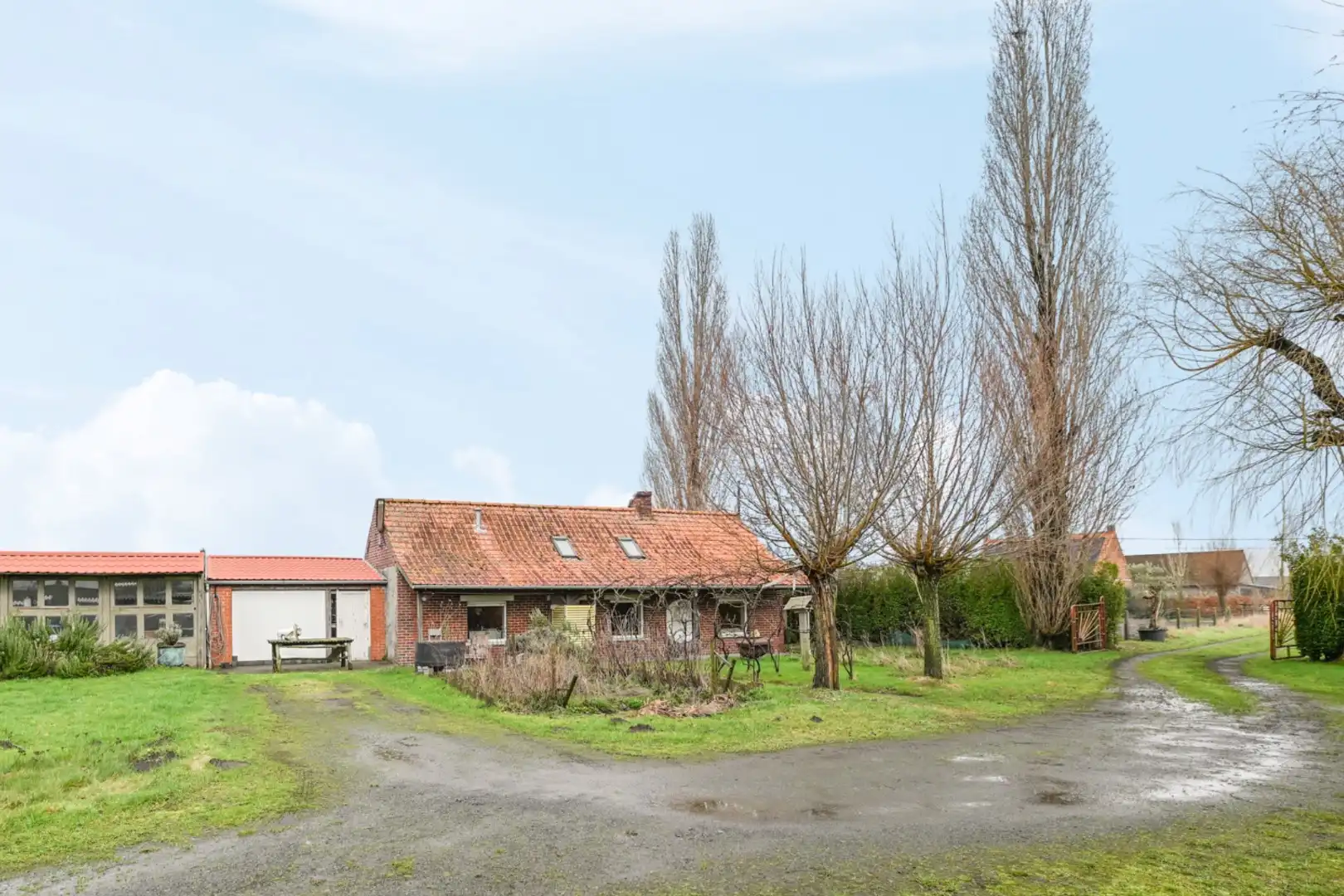 Voormalige hoeve met verkregen functiewijziging op terrein van 4.217 m2 foto 9