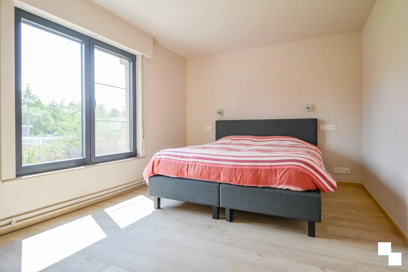 Ruime gesloten woning met 3 slaapkamers en prachtige tuin foto 14