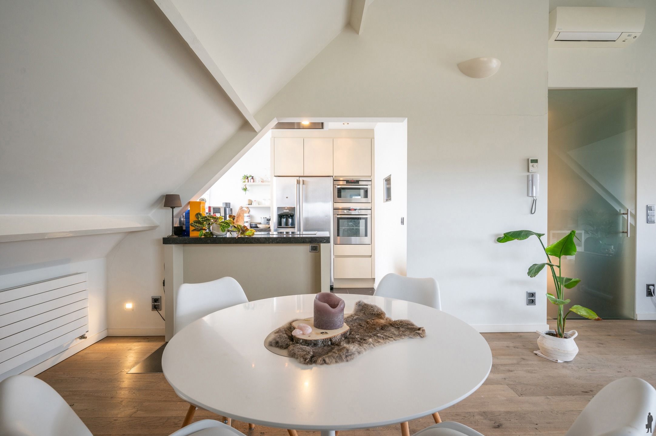 Dakappartement met groot terras! foto 8