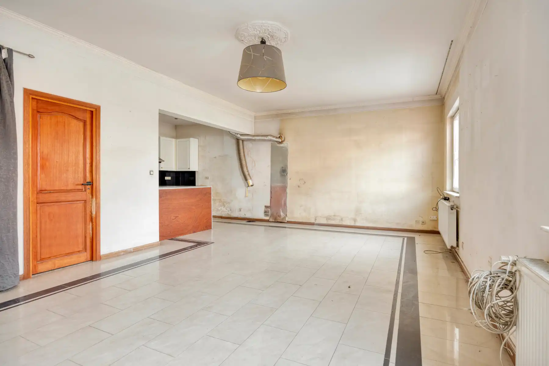 Ruime woning met 4 slaapkamers en loods  foto 6