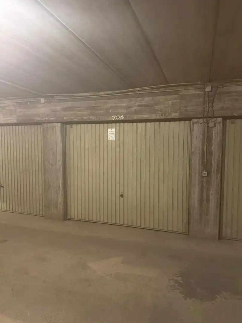 AFGESLOTEN GARAGEBOX - ROYAL PALACE 7 - 1 foto 5
