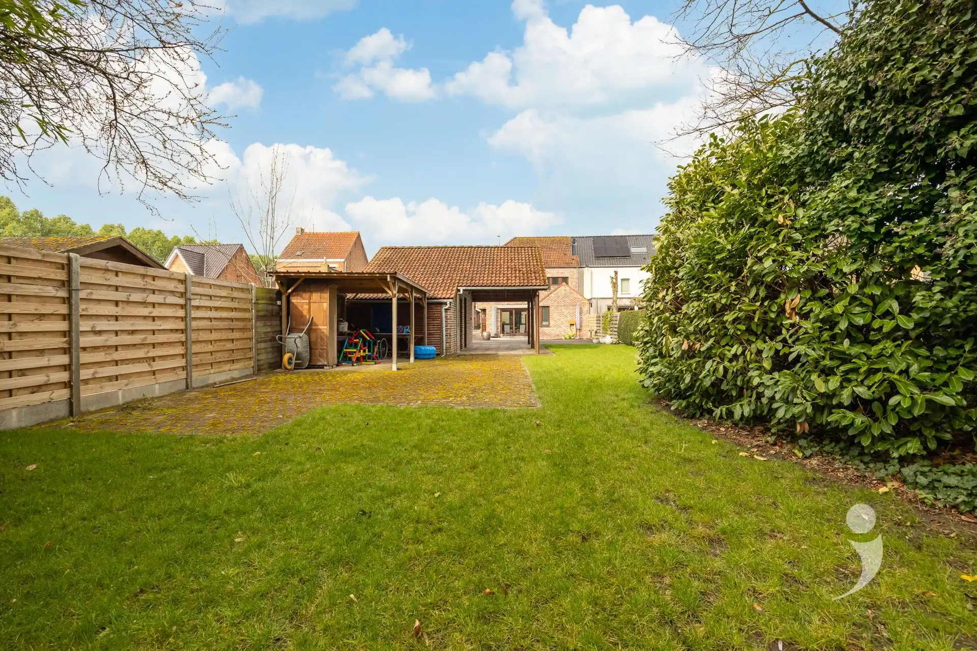 Charmante gezinswoning met uitzonderlijke tuin en weids uitzicht  foto 36