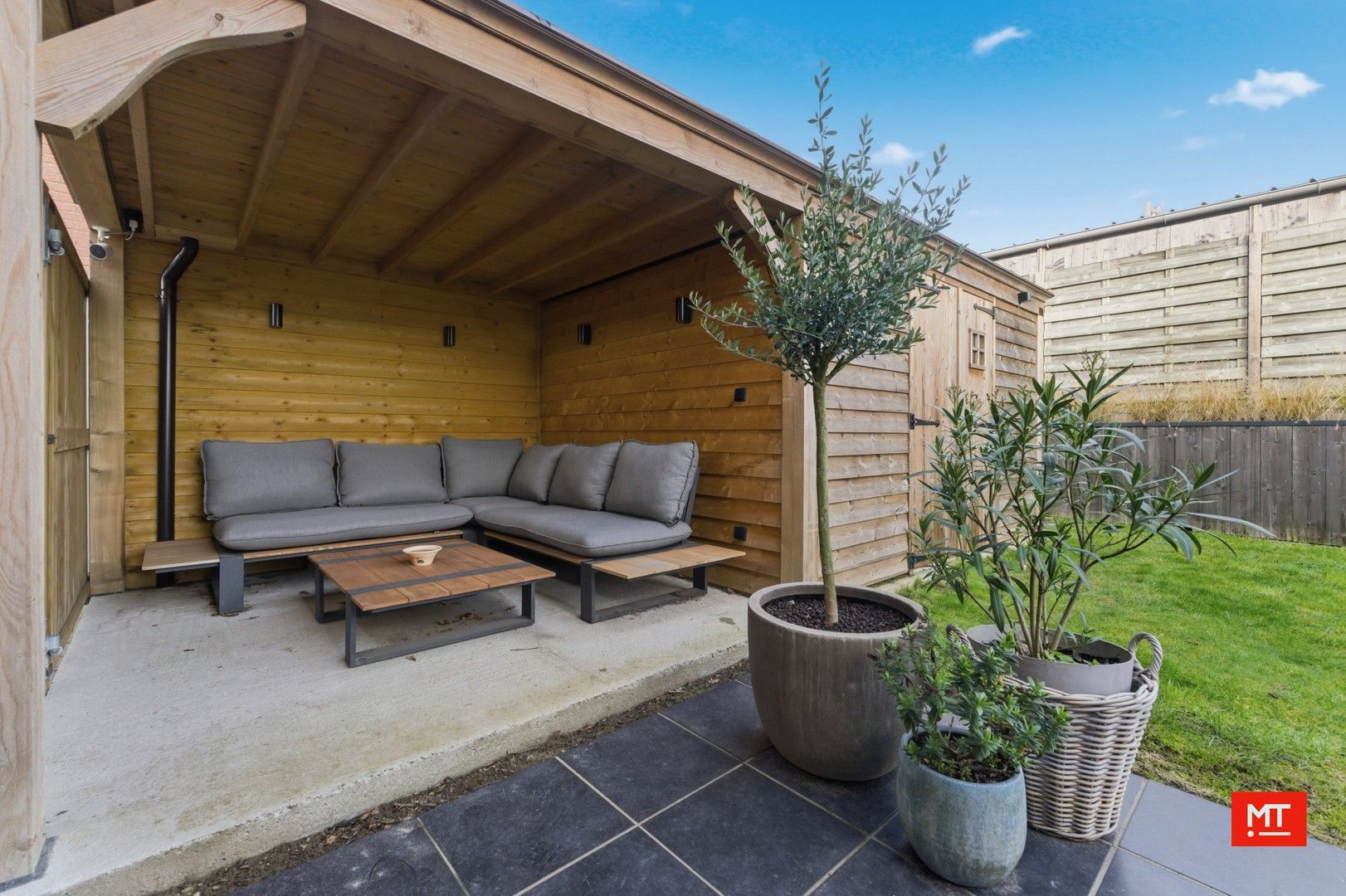 Instapklare halfopen bebouwing met 4 slaapkamers, tuin en garage op rustige ligging in Zonnebeke foto 14