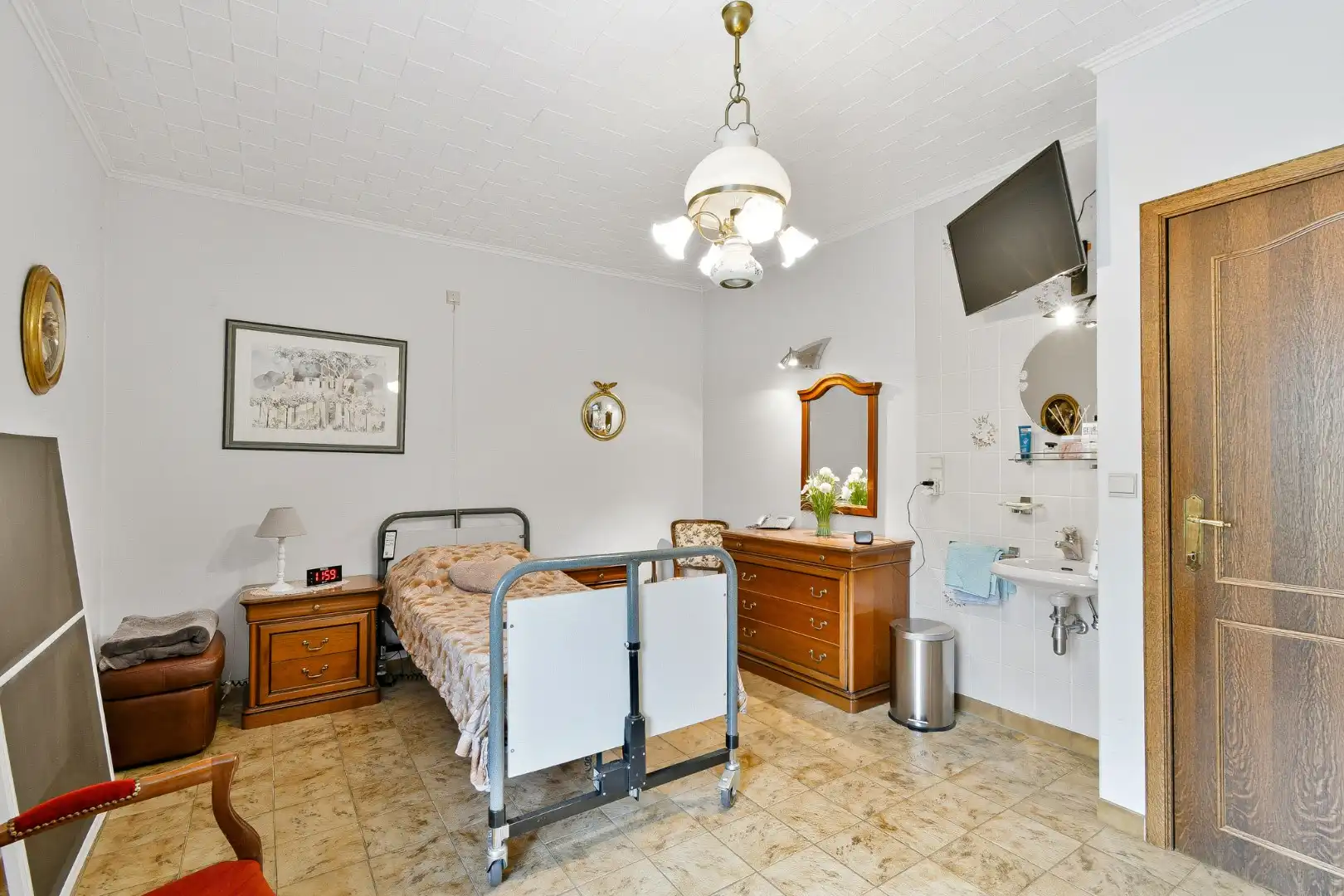 Alleenstaande villa op ruim perceel van 854 m2 in rustige woonwijk te Gistel foto 20
