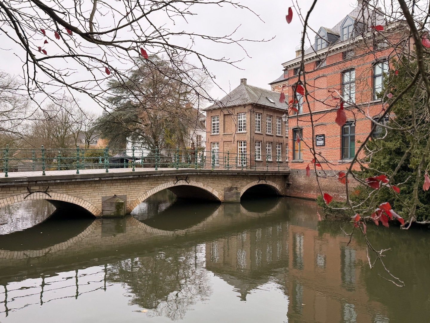 Ruim appartement te huur met 2 slaapkamers op een TOPlocatie te Lier! foto 22