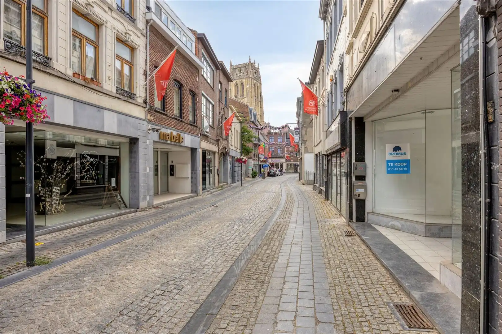TE KOOP: Handelspand met woonst en ruim magazijn te Tongeren!  foto 4