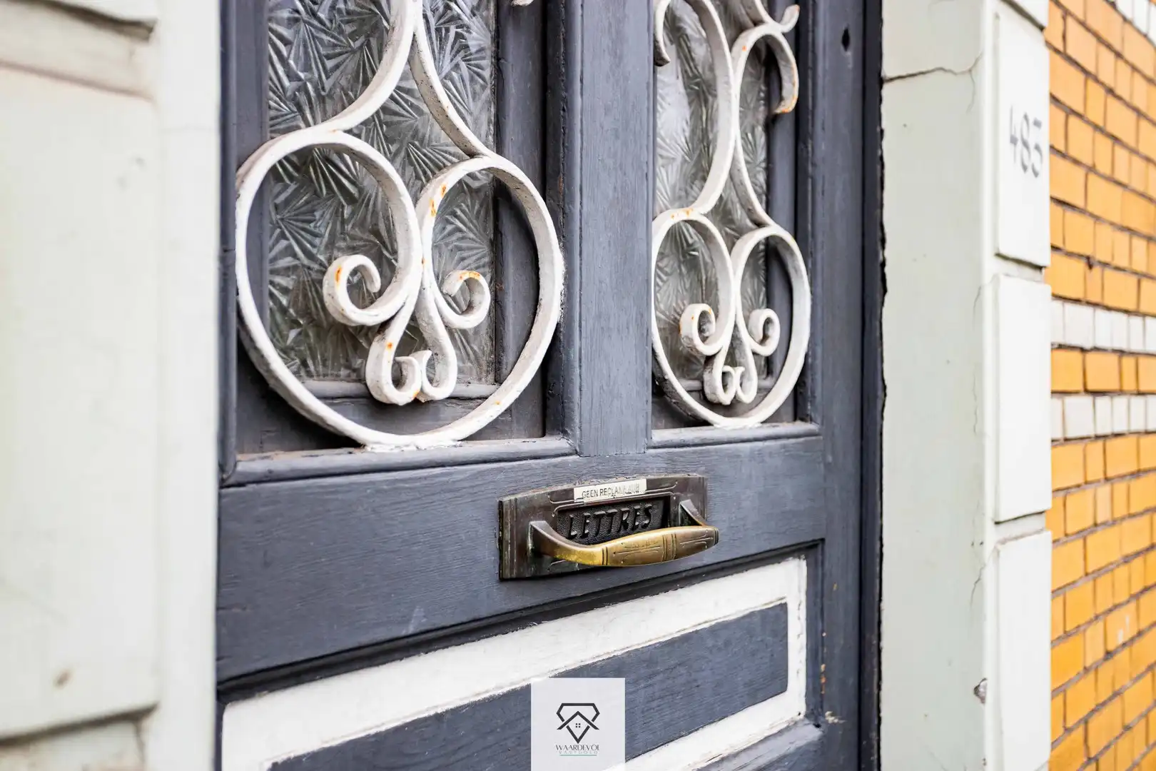 Ruime herenwoning met vernieuwd basiscomfort en ingesloten terras foto 5