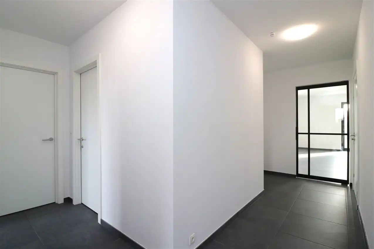 Zonnig appartement, zuidterras, twee slpk, autostaanplaats op gunstige locatie foto 43