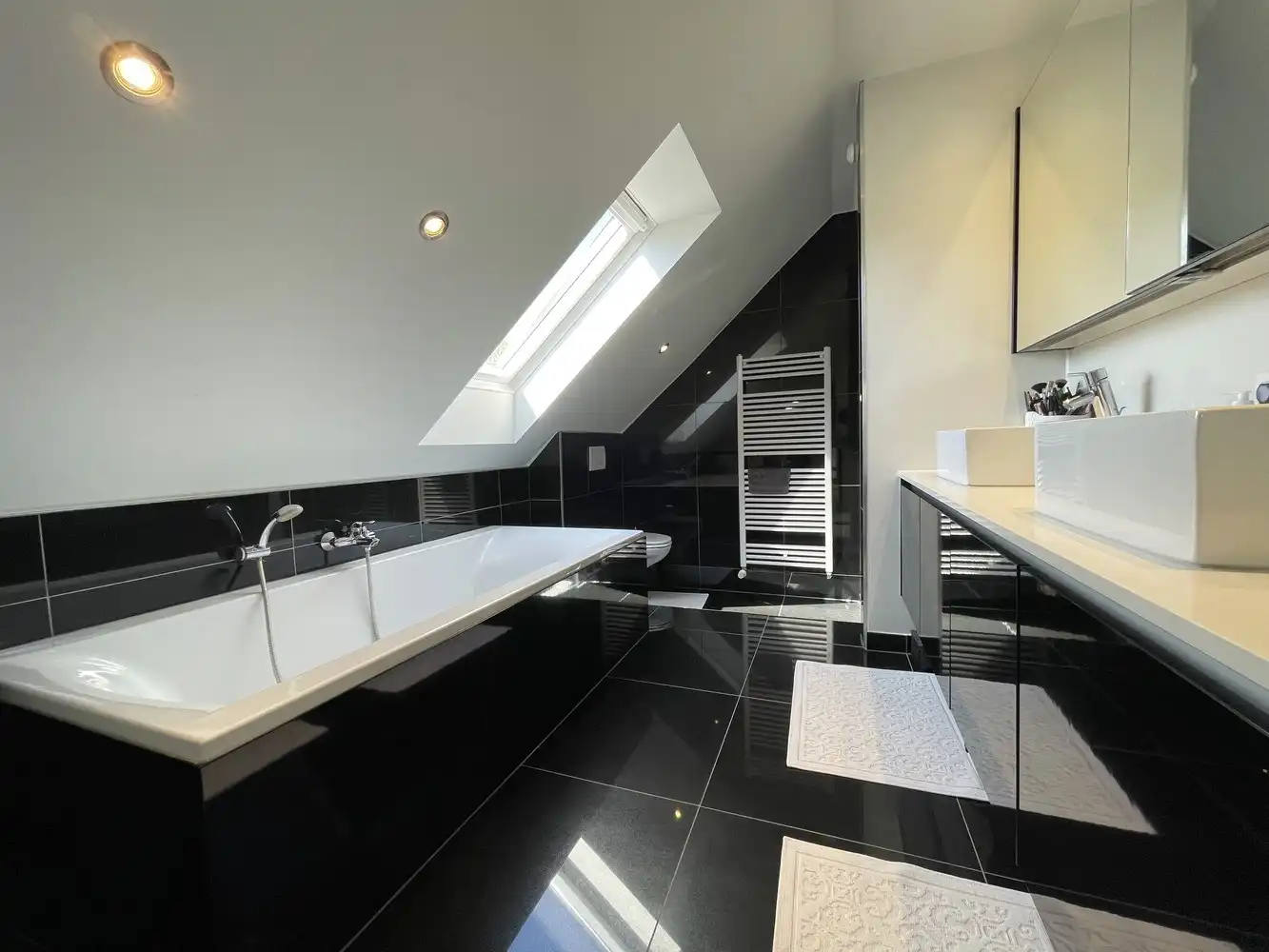 Halfopen bebouwing bestaande uit polyvalent gelijkvloers met woonst foto 18