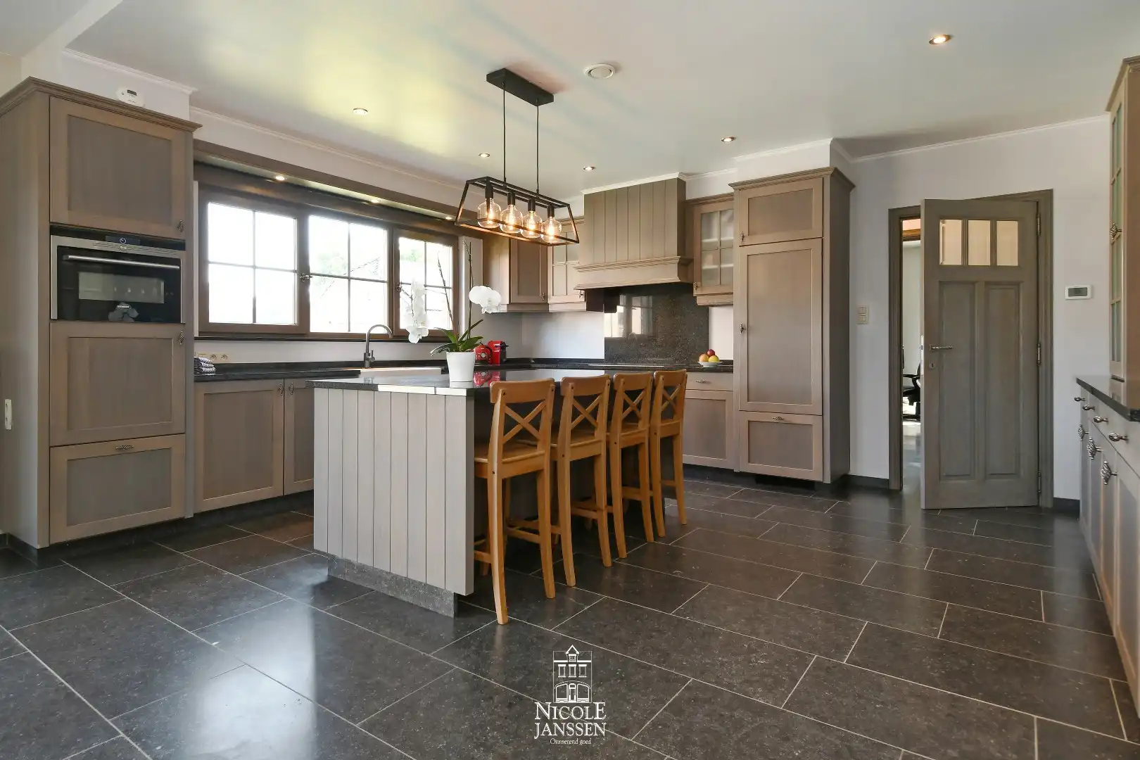 Prachtig landhuis met verfijnde afwerking op een top locatie foto 8