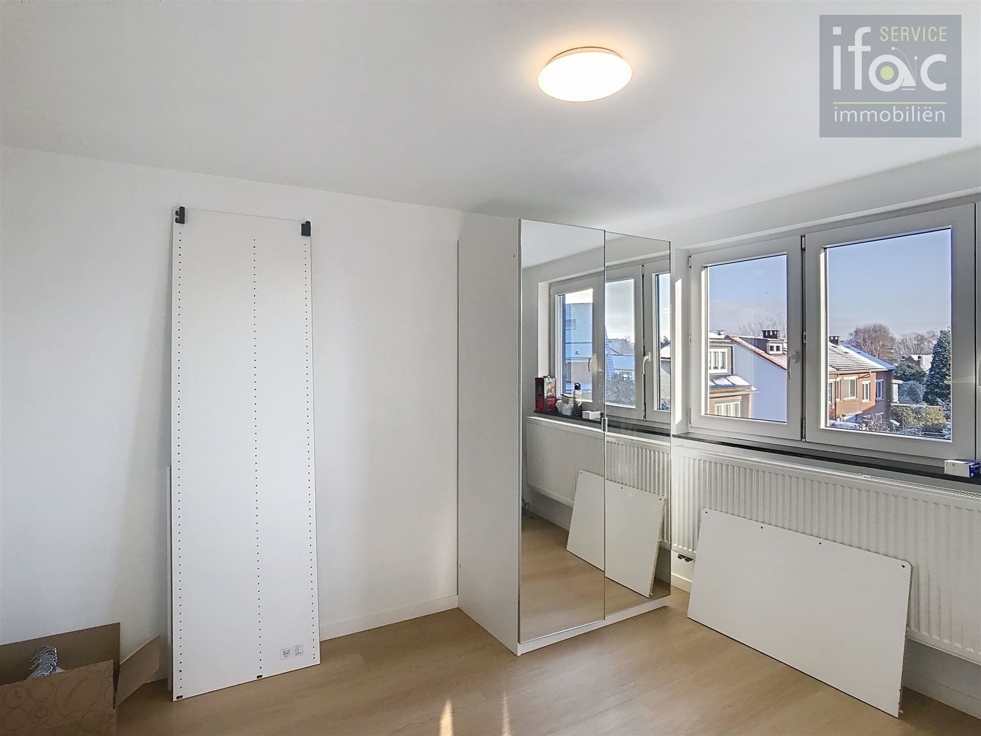 Mooi gerenoveerde woning met 4 slaapkamers en 2 badkamers. foto 15