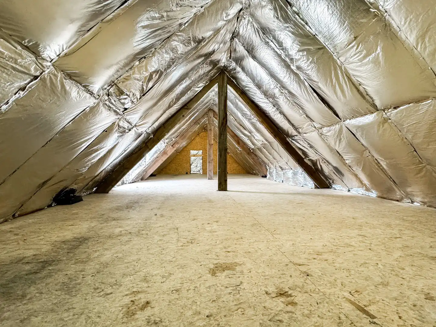 Eigendom met loods, zwembad en multifunctionele bureauruimte op een perceel van ca. 2.700 m² foto 18