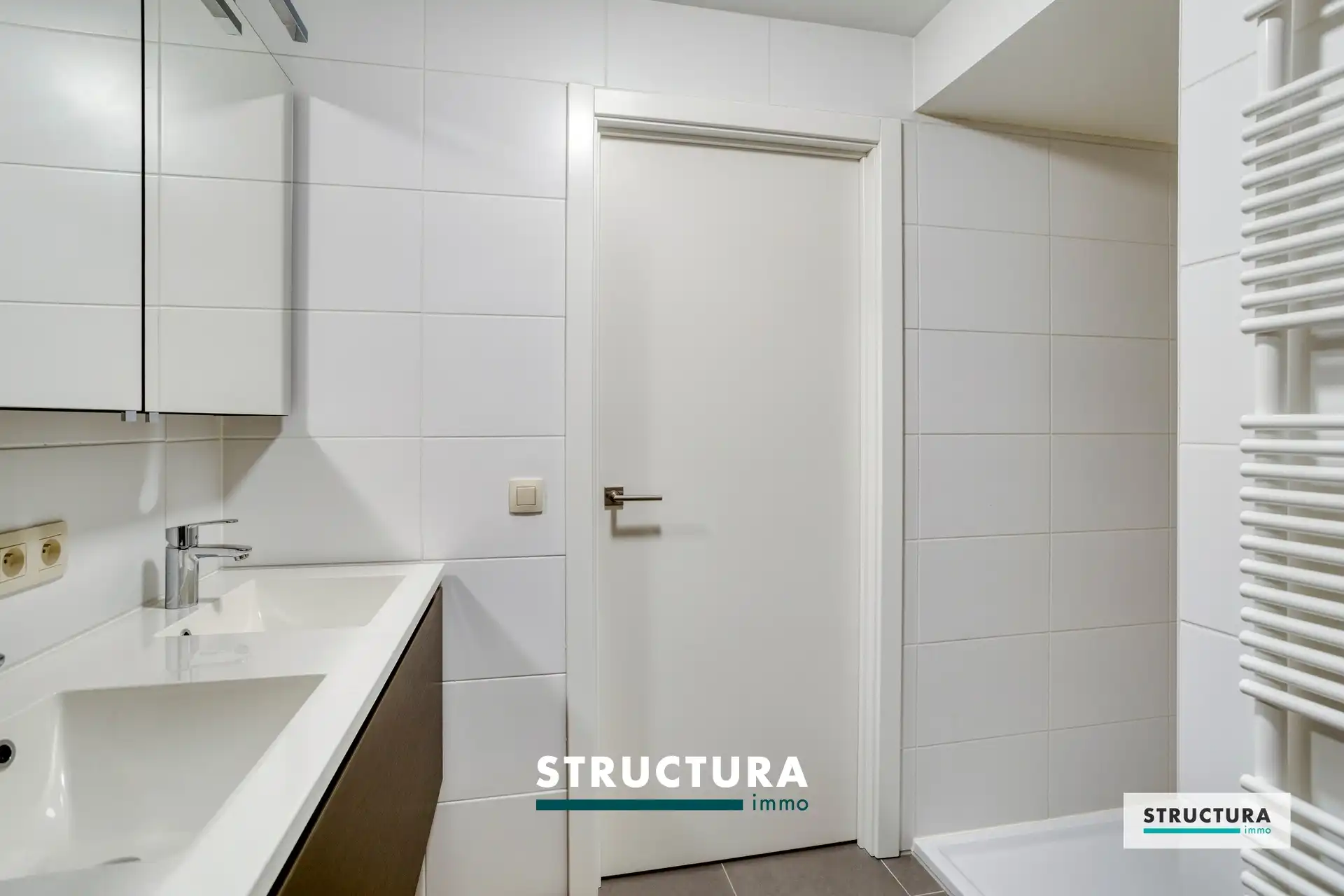 Rustig gelegen, recent appartement met ruime slaapkamers, vlakbij het centrum! foto 18