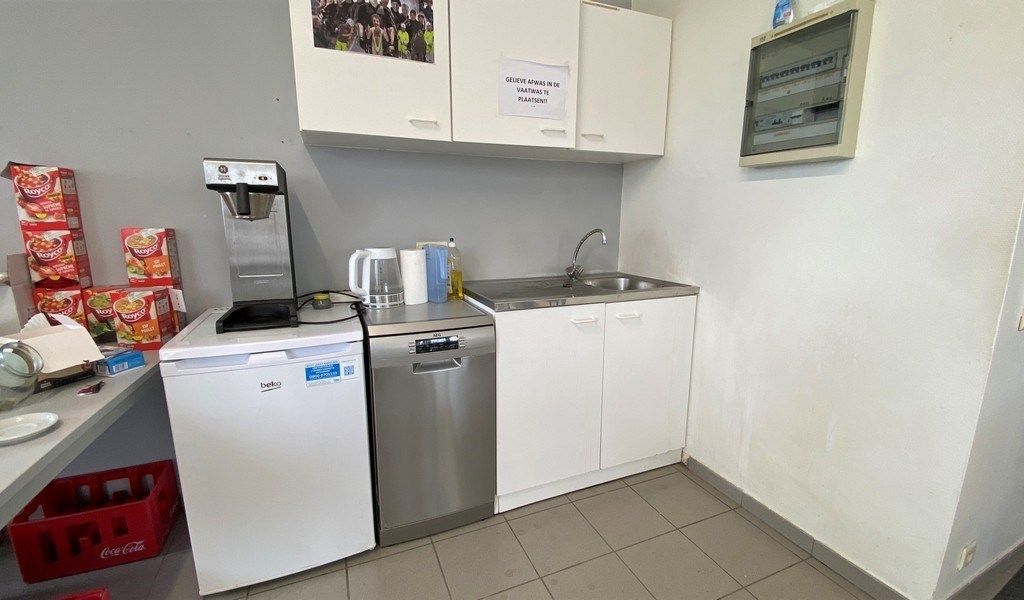 Commercieel gelegen kantoren te huur vlakbij E40 in Erpe foto 6