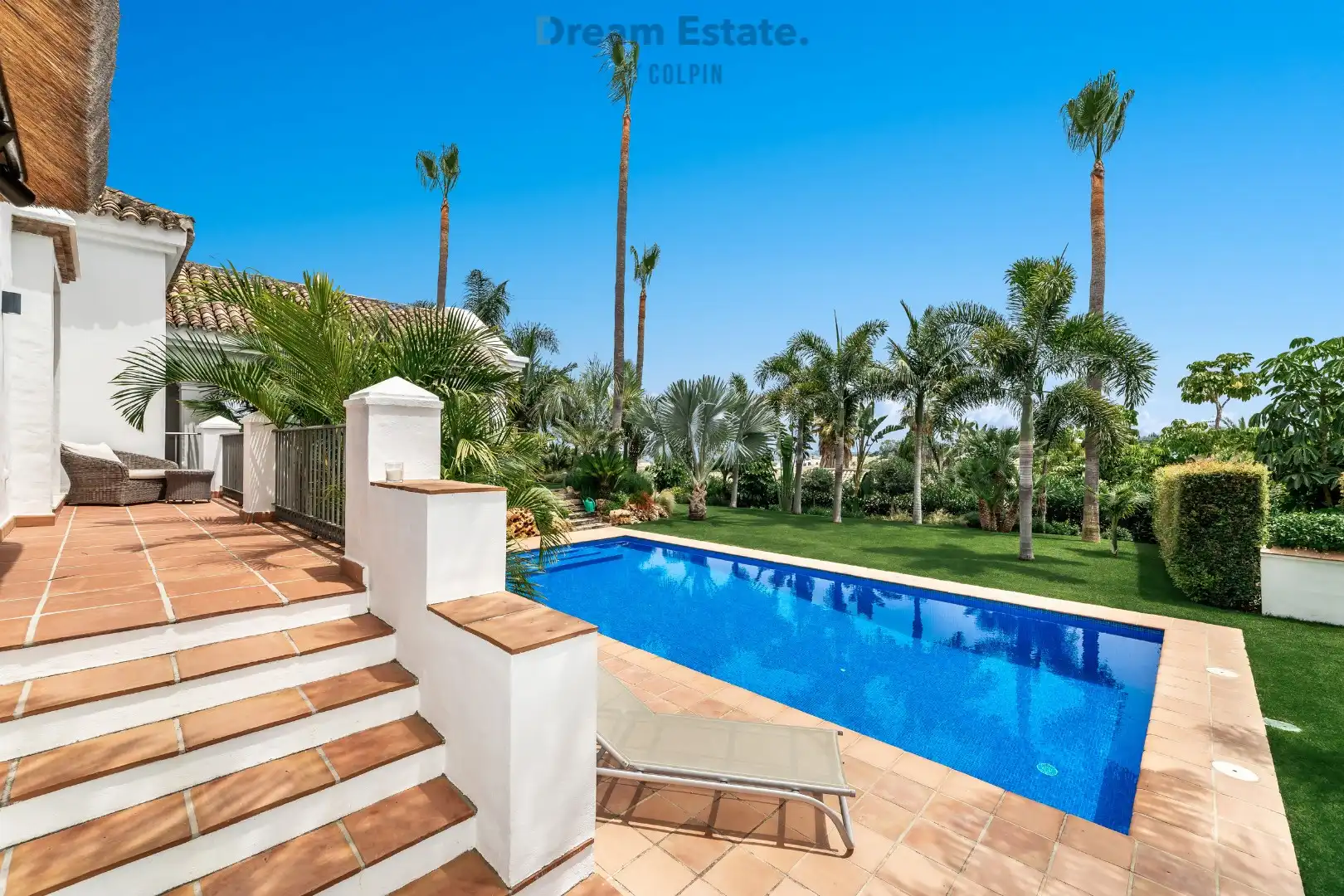 Een werkelijk prachtige Andalusische villa tegenover de golf te Benahavis regio. foto 23