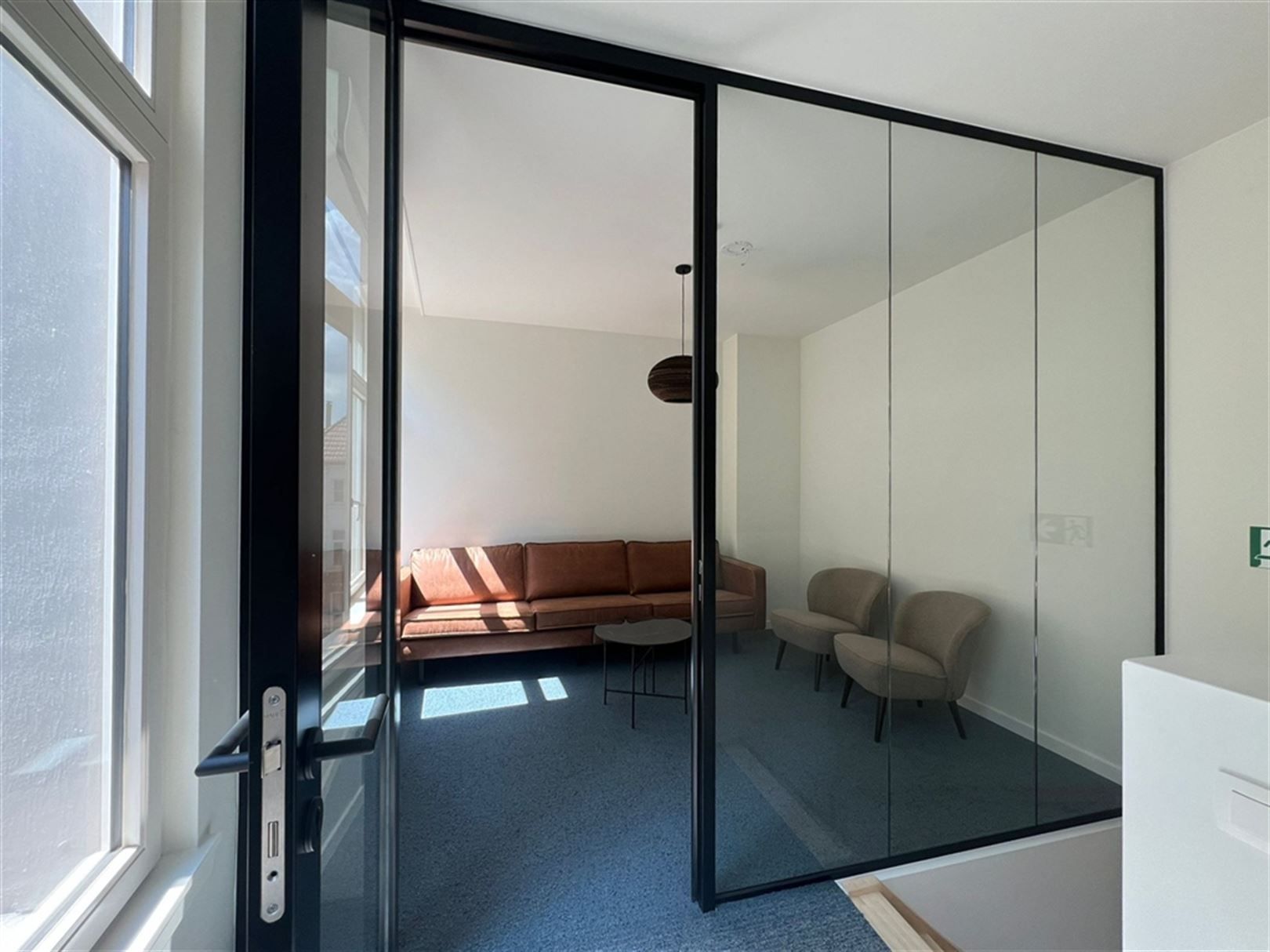 Instapklaar kantoor van 370 m² langs de kaaien met zicht op de Schelde foto 9