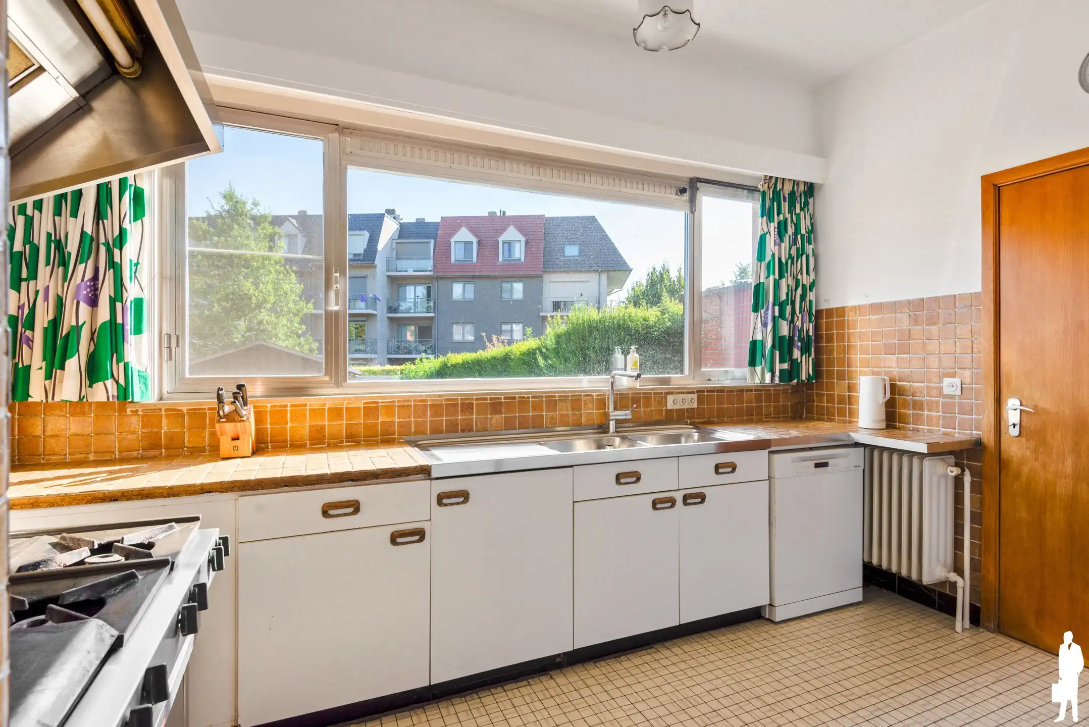 Te renoveren woning met veel mogelijkheden foto 9