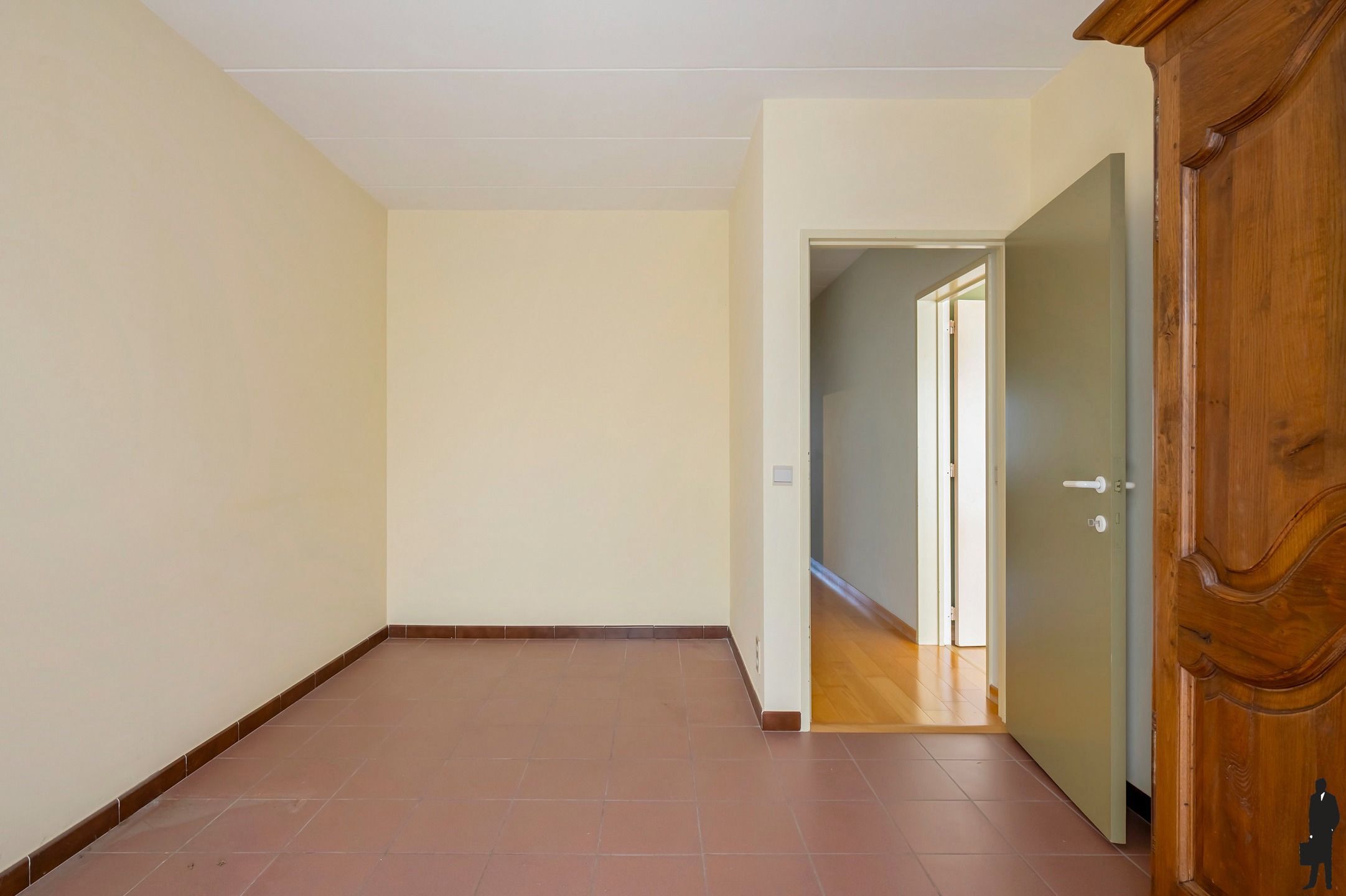 Ruim appartement met terras in het centrum van Nieuwmoer foto 17