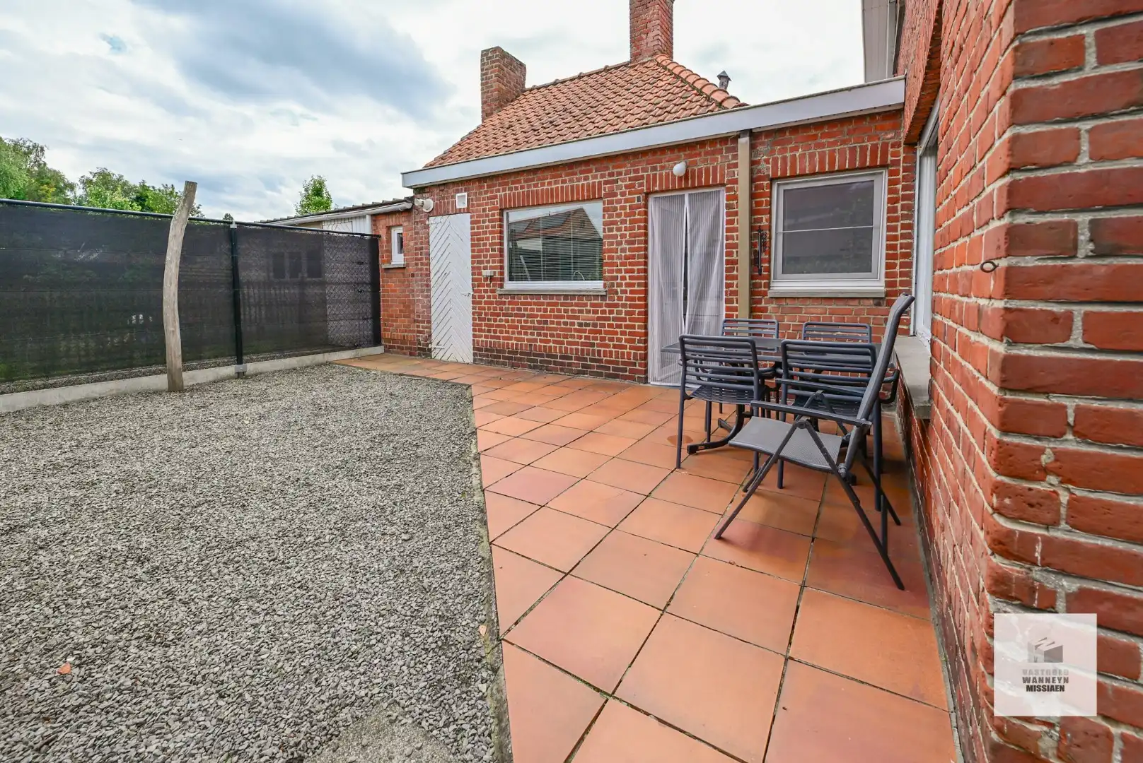 Ruime verder te renoveren gezinswoning op 332m2 met 3 slaapkamers (4de mogelijk) foto 16