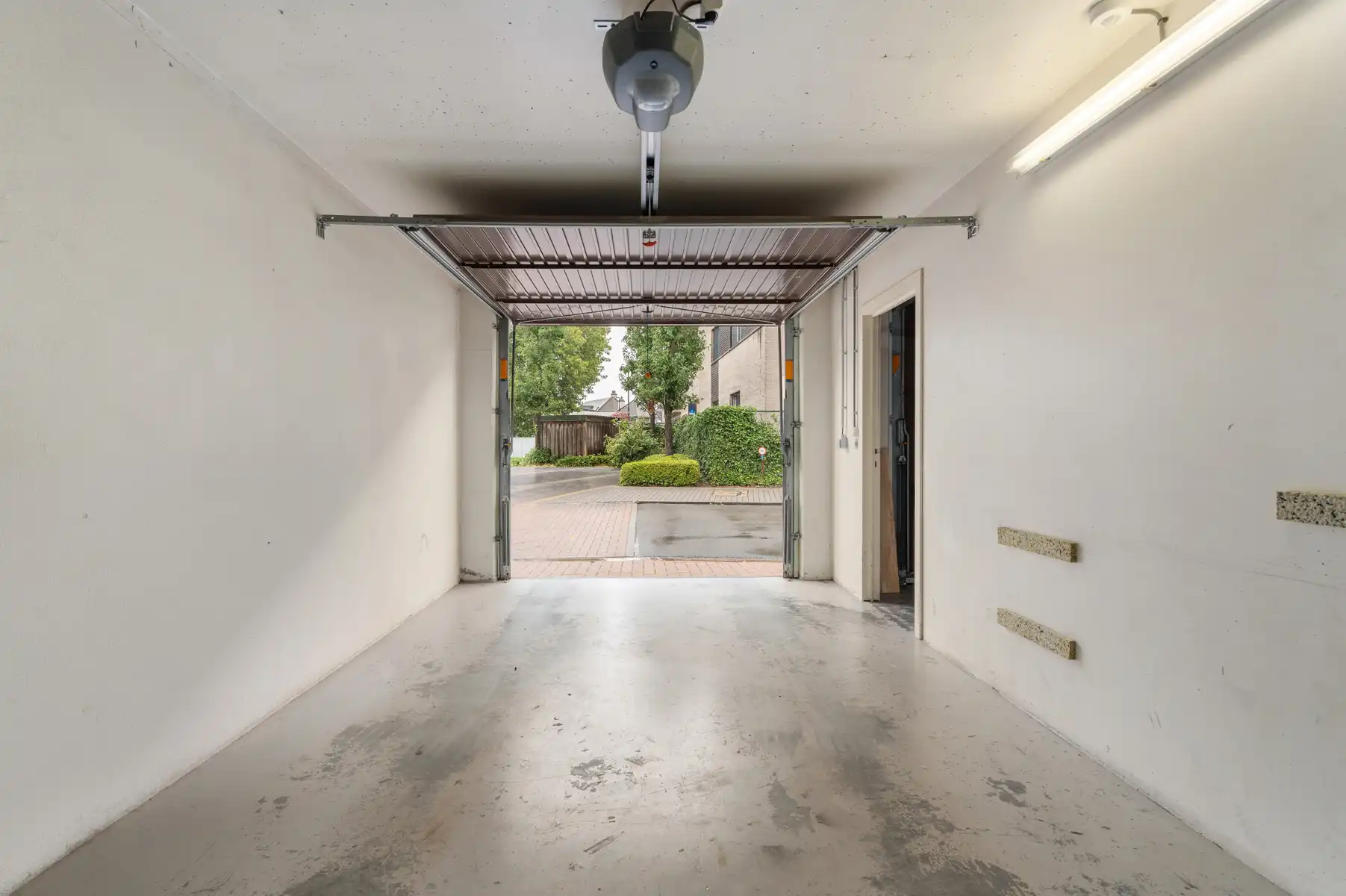 Instapklare, stijlvol gerenoveerde woning met 3 slaapkamers en dubbele garage in hartje Meulebeke foto 20