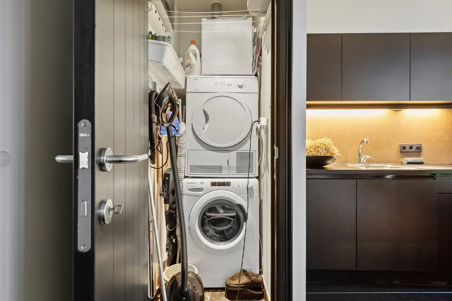 Instapklaar appartement (50 m²) met prachtig 'Ibiza Bohemian' terras nabij Zurenborg foto 16