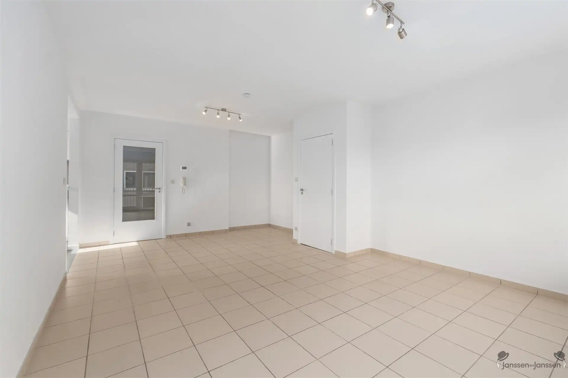 Vers gerenoveerd appartement op toplocatie in Hasselt foto 5