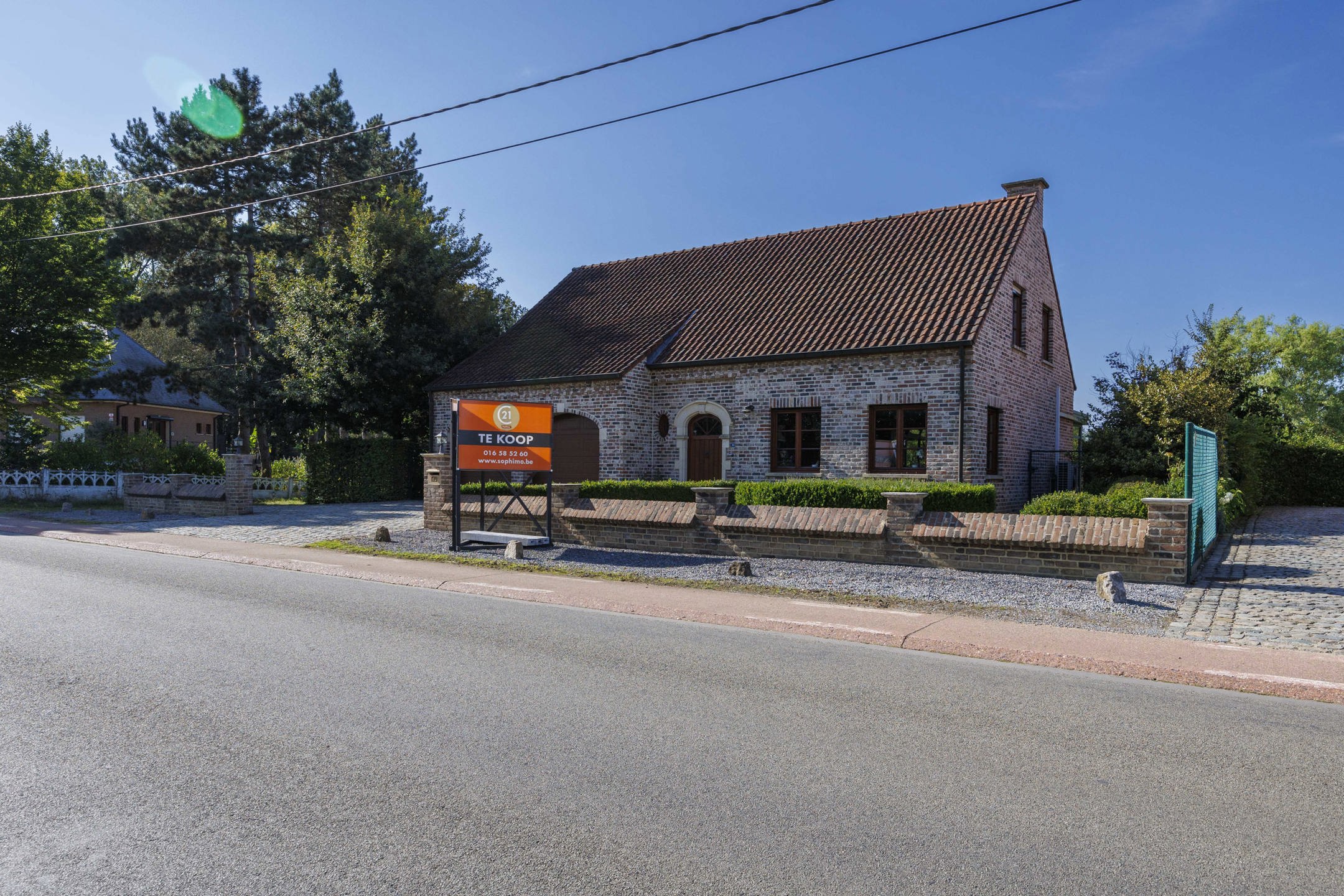 Prachtig afgewerkte & energiezuinige woning - ideaal gelegen foto {{pictureIndex}}