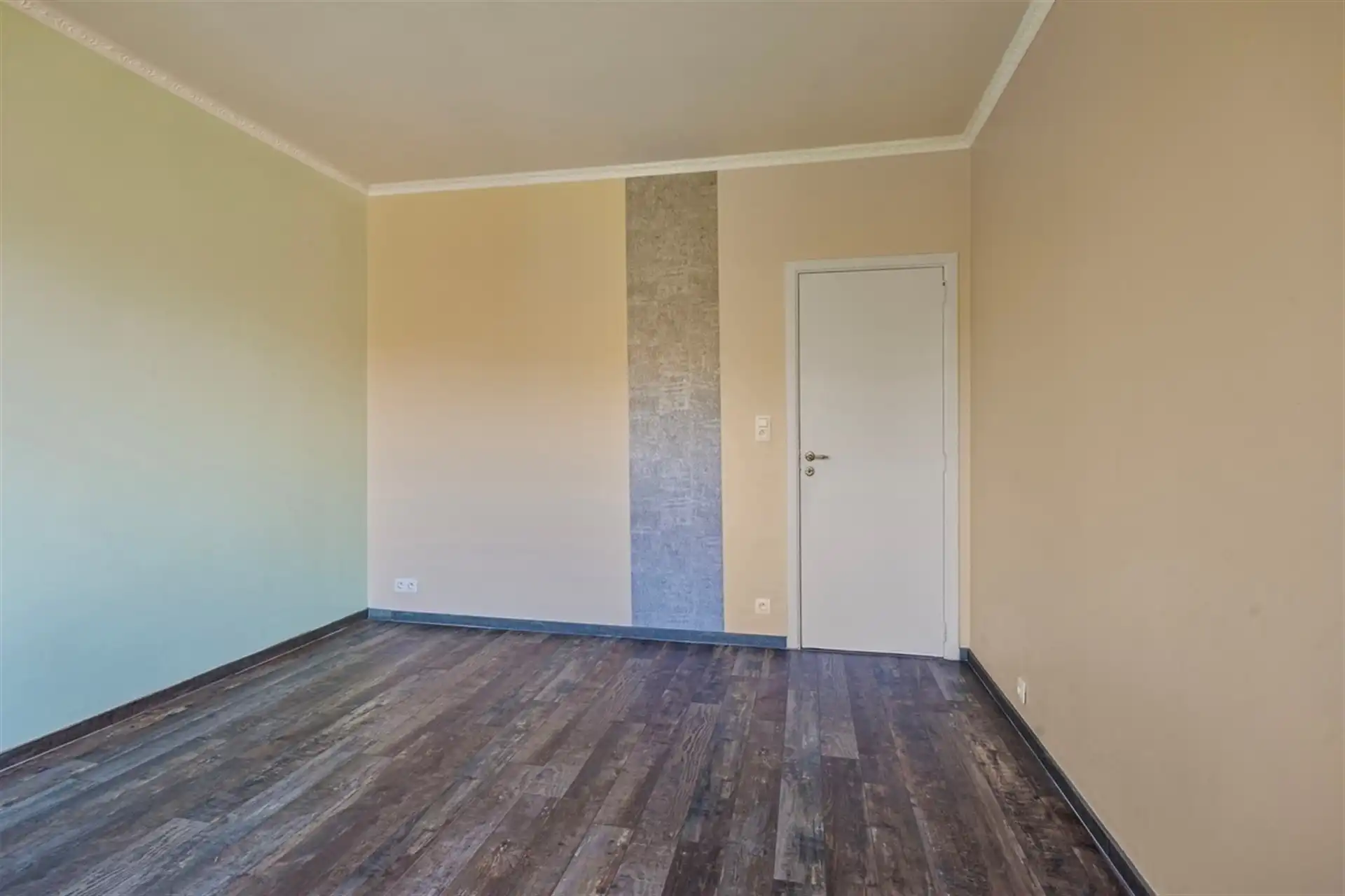 Ruime gerenoveerde villa met 4 slaapkmaers in residentiele wijk foto 12