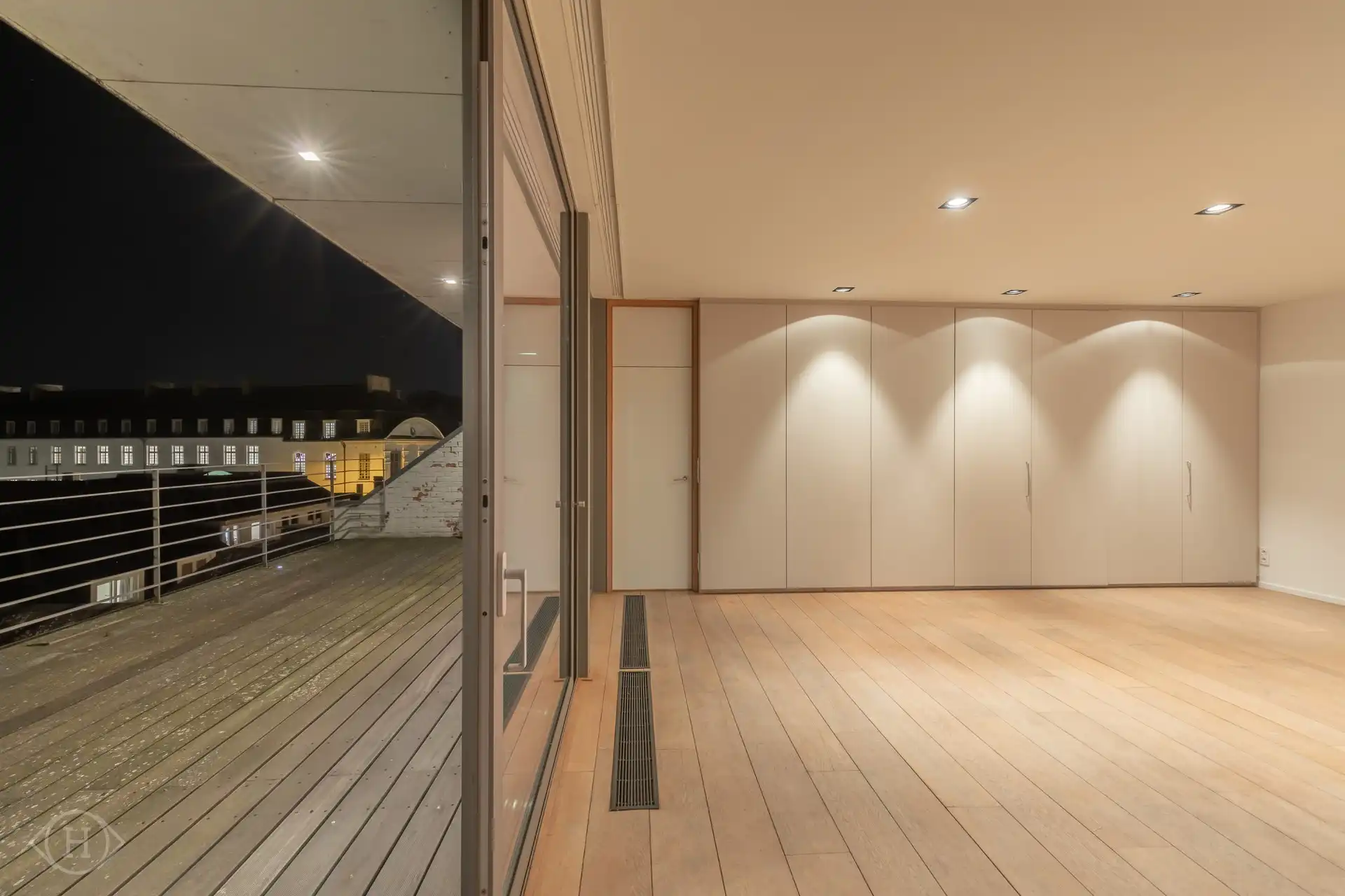 Uniek tweeslaapkamerpenthouse in hartje Leuven foto 7