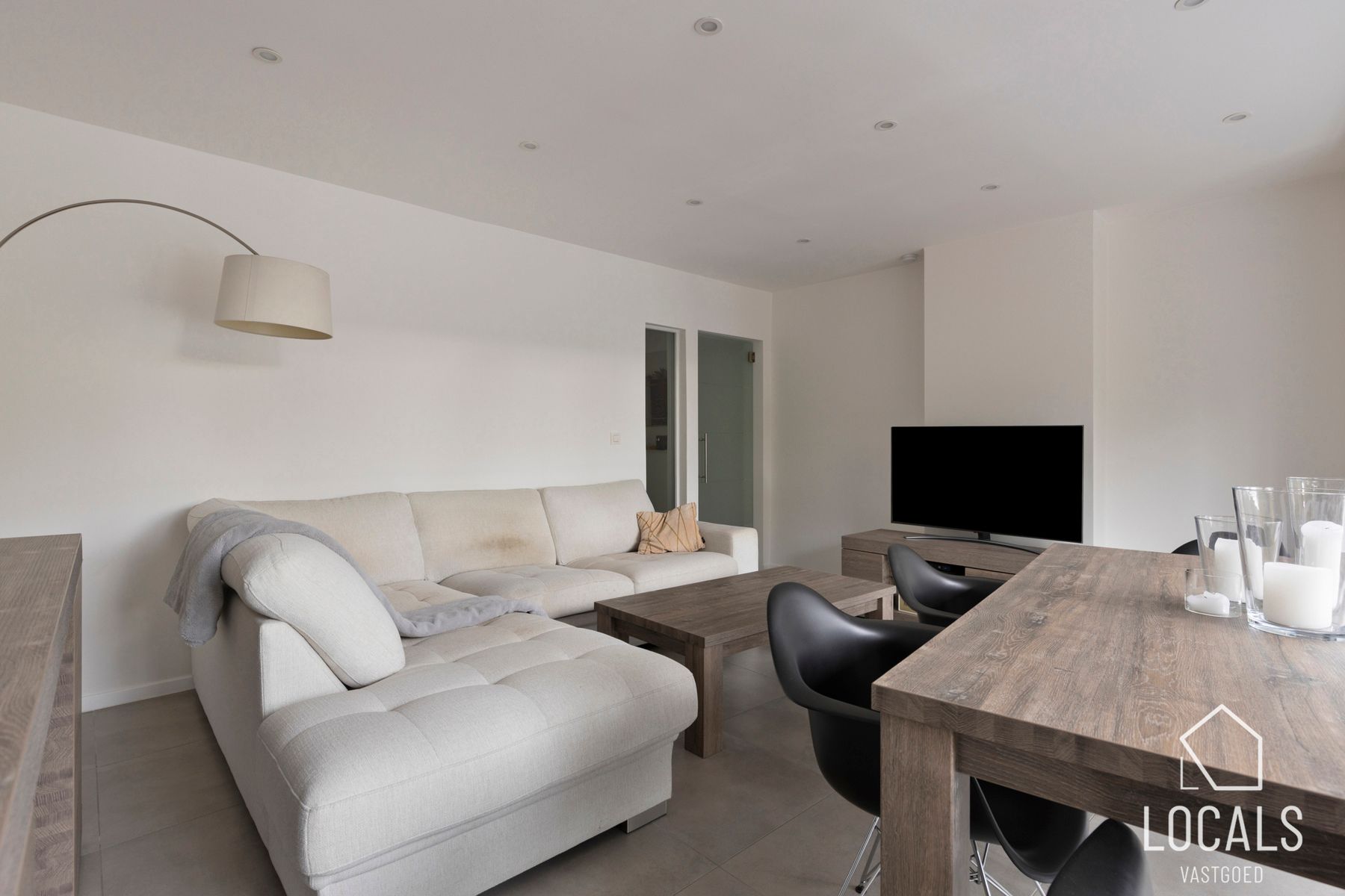 Gerenoveerd 1-slpk appartement met terras in centrum Aalst foto 4