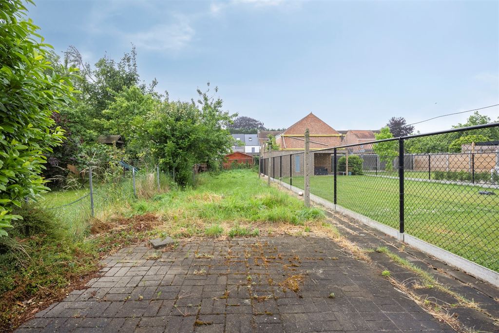 Halfopen woning met potentieel  foto 21