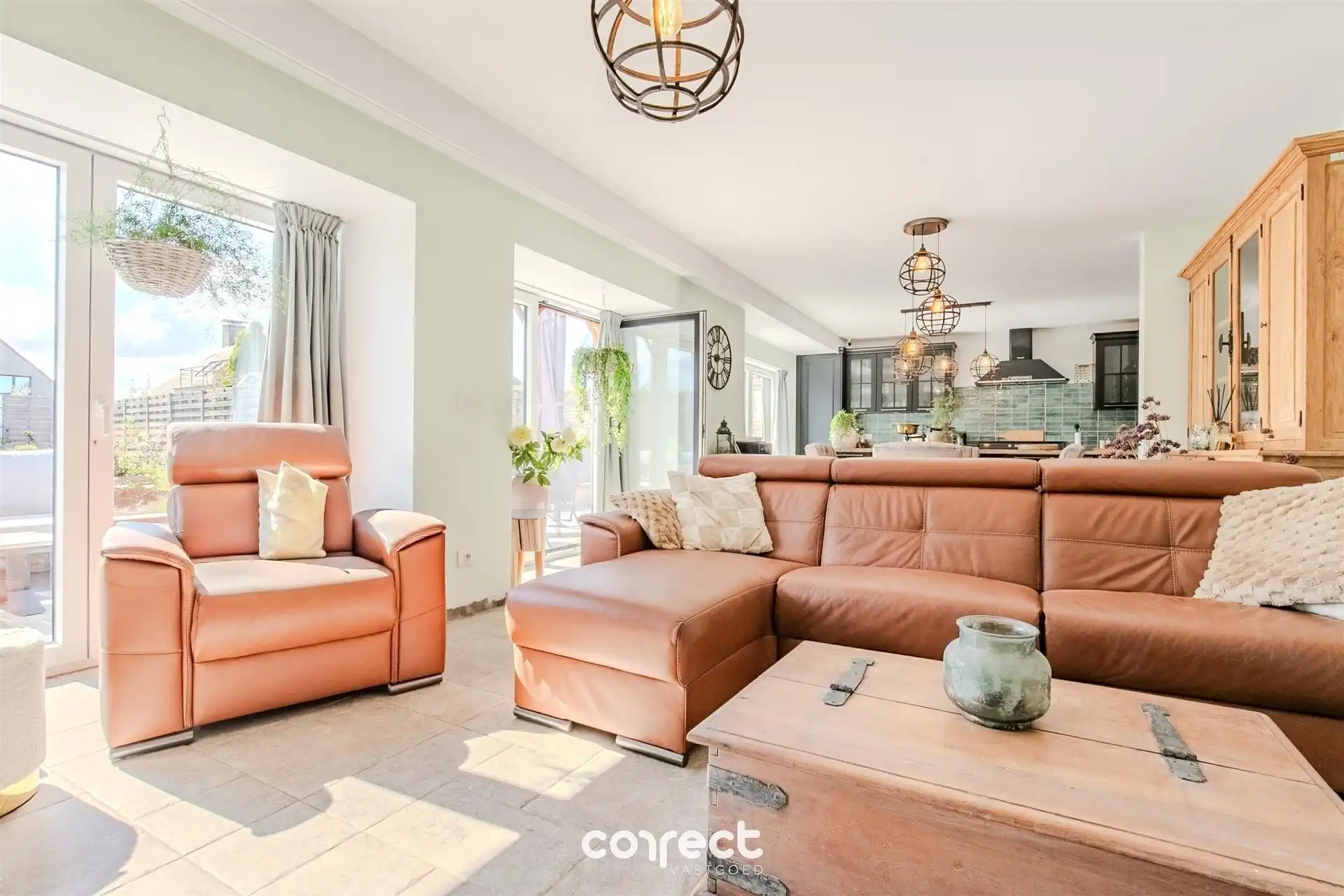 Mooi gerenoveerde woning met 2 slaapkamers, mogelijkheid tot 4 slaapkamers, op een grondoppervlakte van 643 m². foto 4