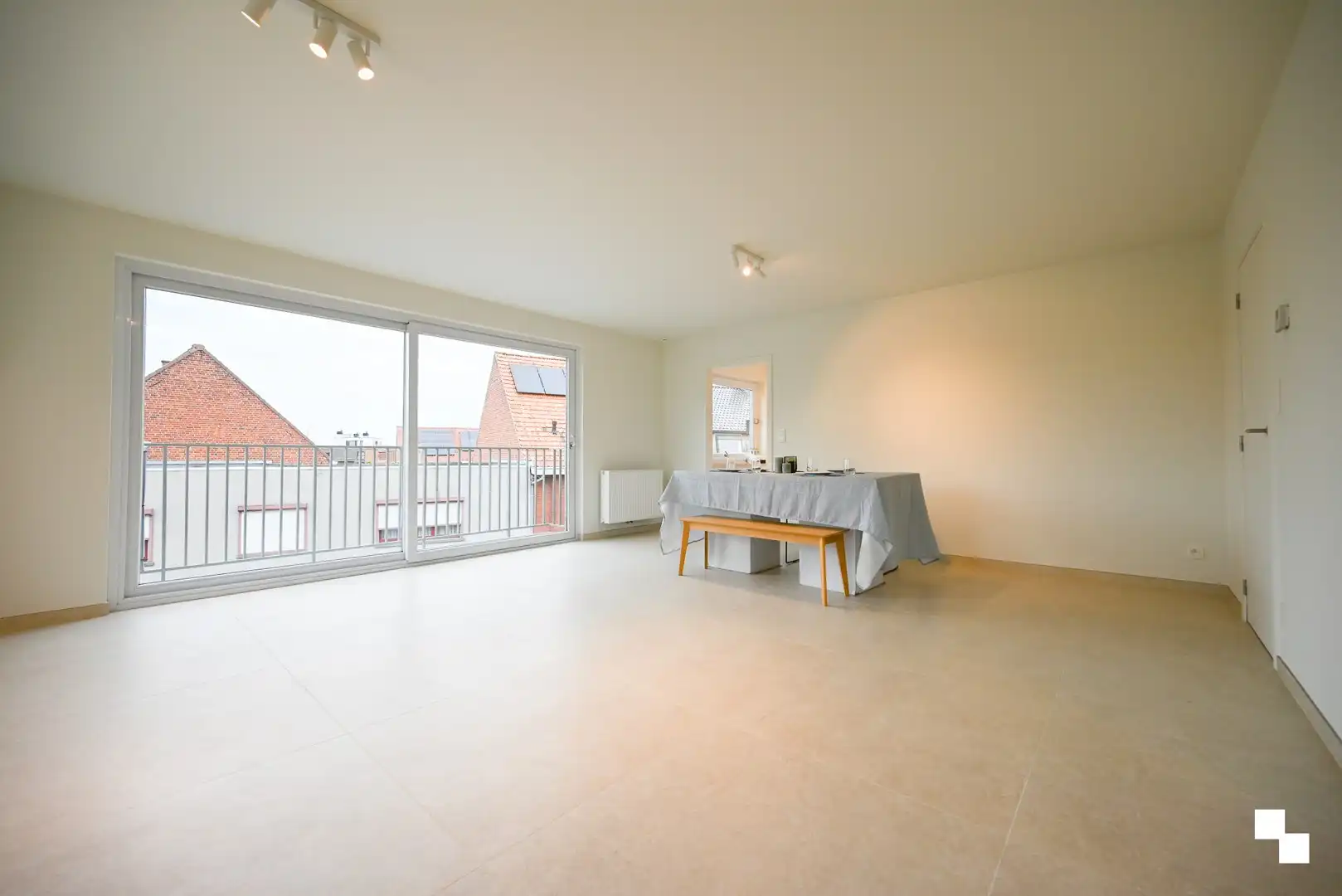 Stijlvol en energiezuinig gerenoveerd duplexappartement in kleinschalige residentie te Emelgem, Izegem foto 8