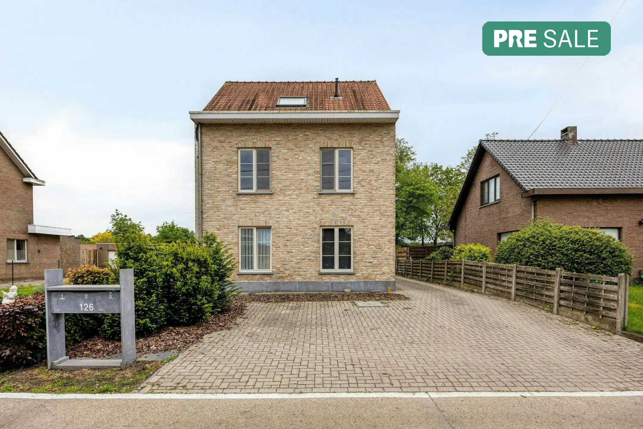 Instapklaar appartement met twee slaapkamers in Wuustwezel! foto 3