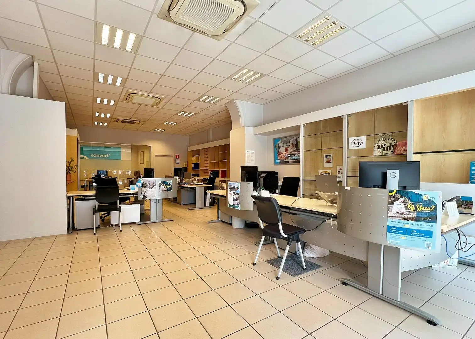 Ruim handelspand in het centrum van Ieper foto 2