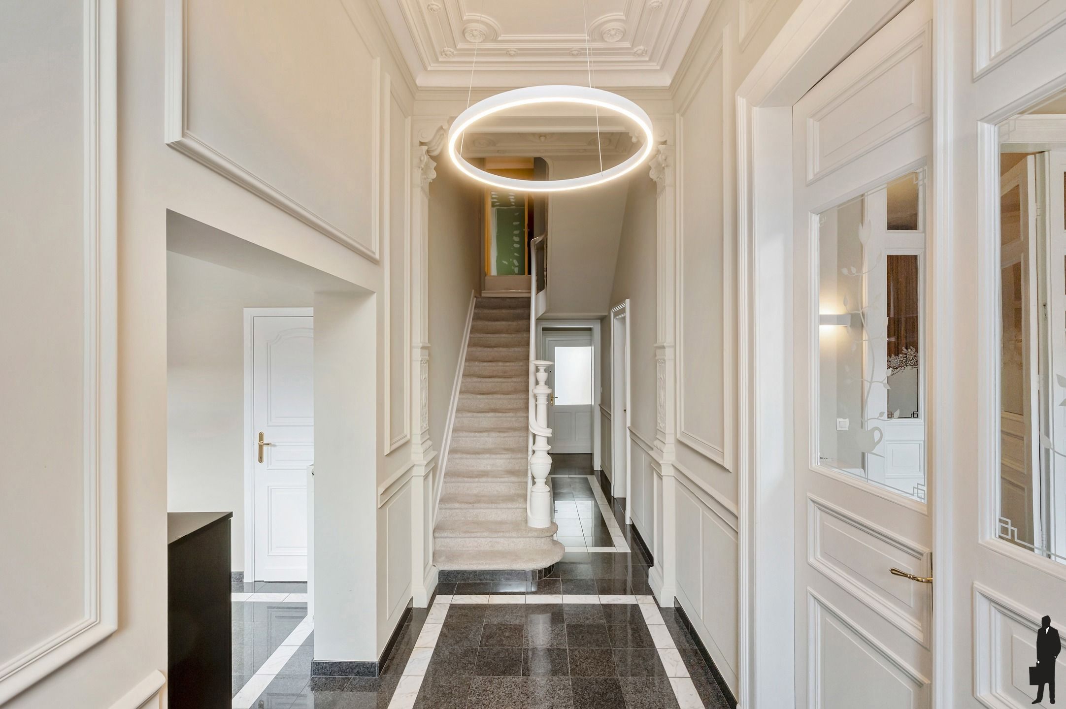 Deels gerenoveerde parel met mogelijkheden en weidegrond! foto 2