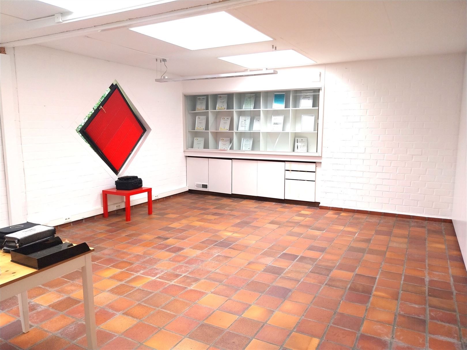 TE HUUR: Multifunctioneel gebouw op het industrieterrein van Beringen! foto 12