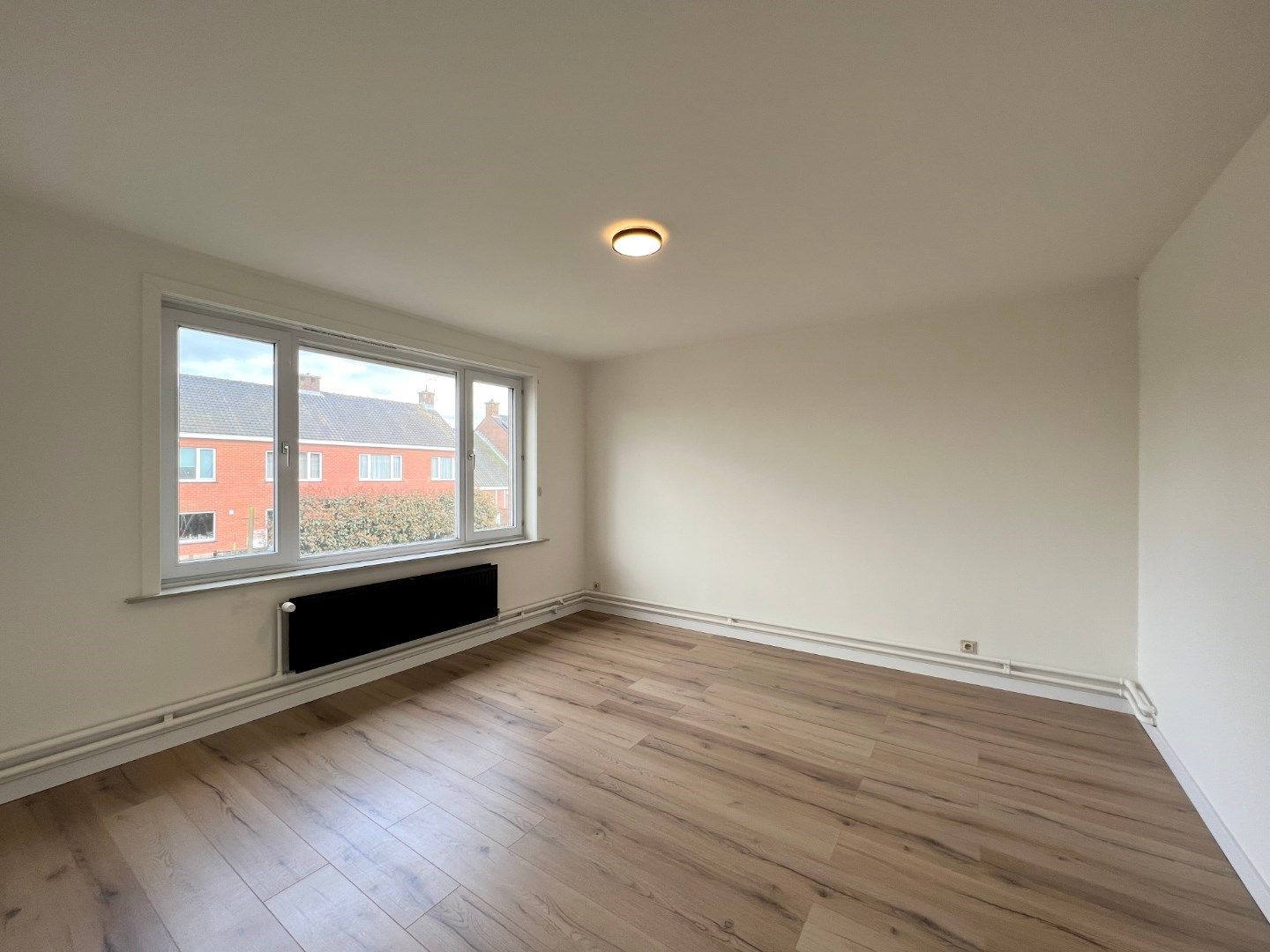 WONING MET 3 SLAAPKAMERS, GARAGE EN TUIN IN LANGEMARK foto 14